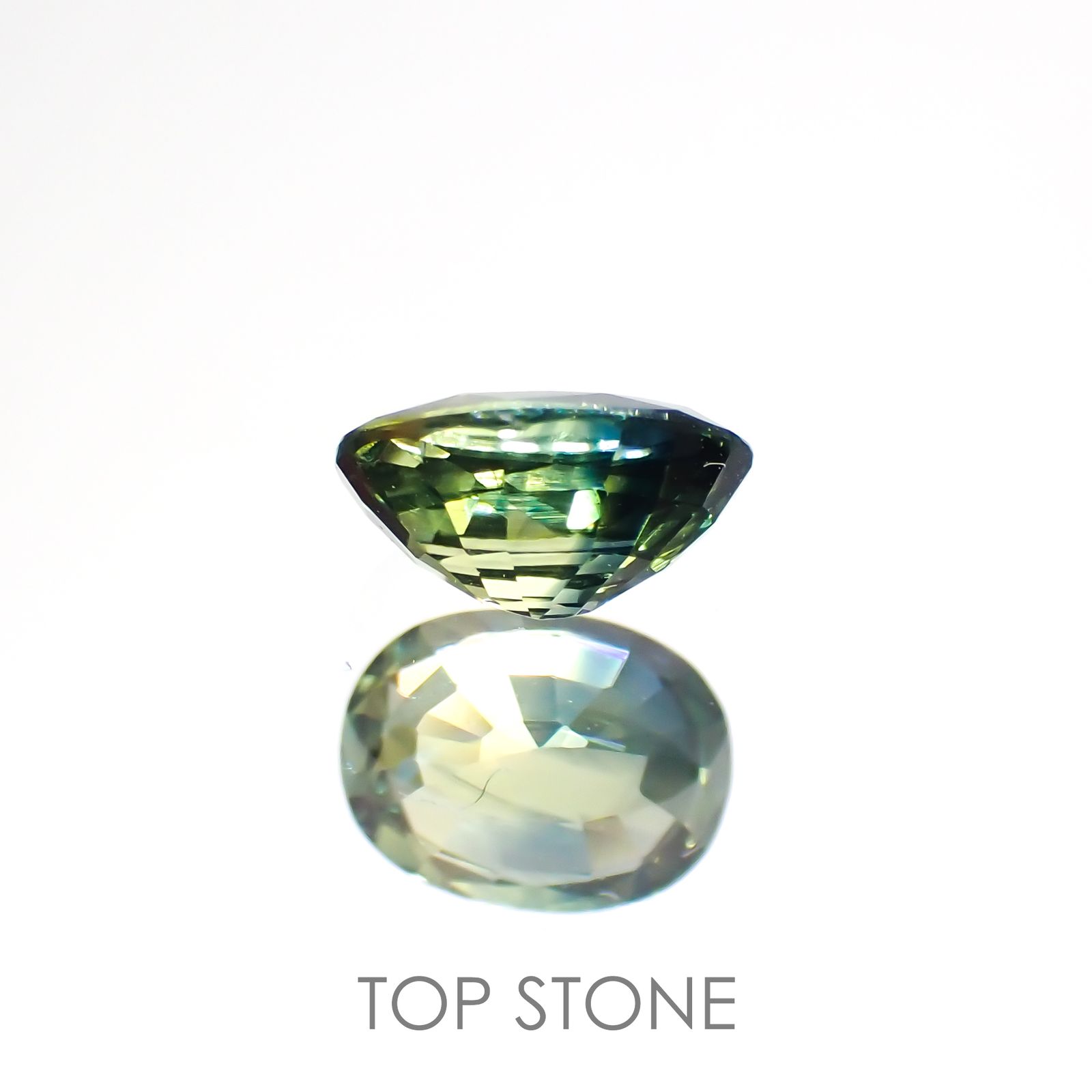 バイカラーサファイア(宝石名バイカラー・サファイア)マダガスカル/オーストラリア産 0.64ct 識別済[220114082]5.6x4.2mm前後