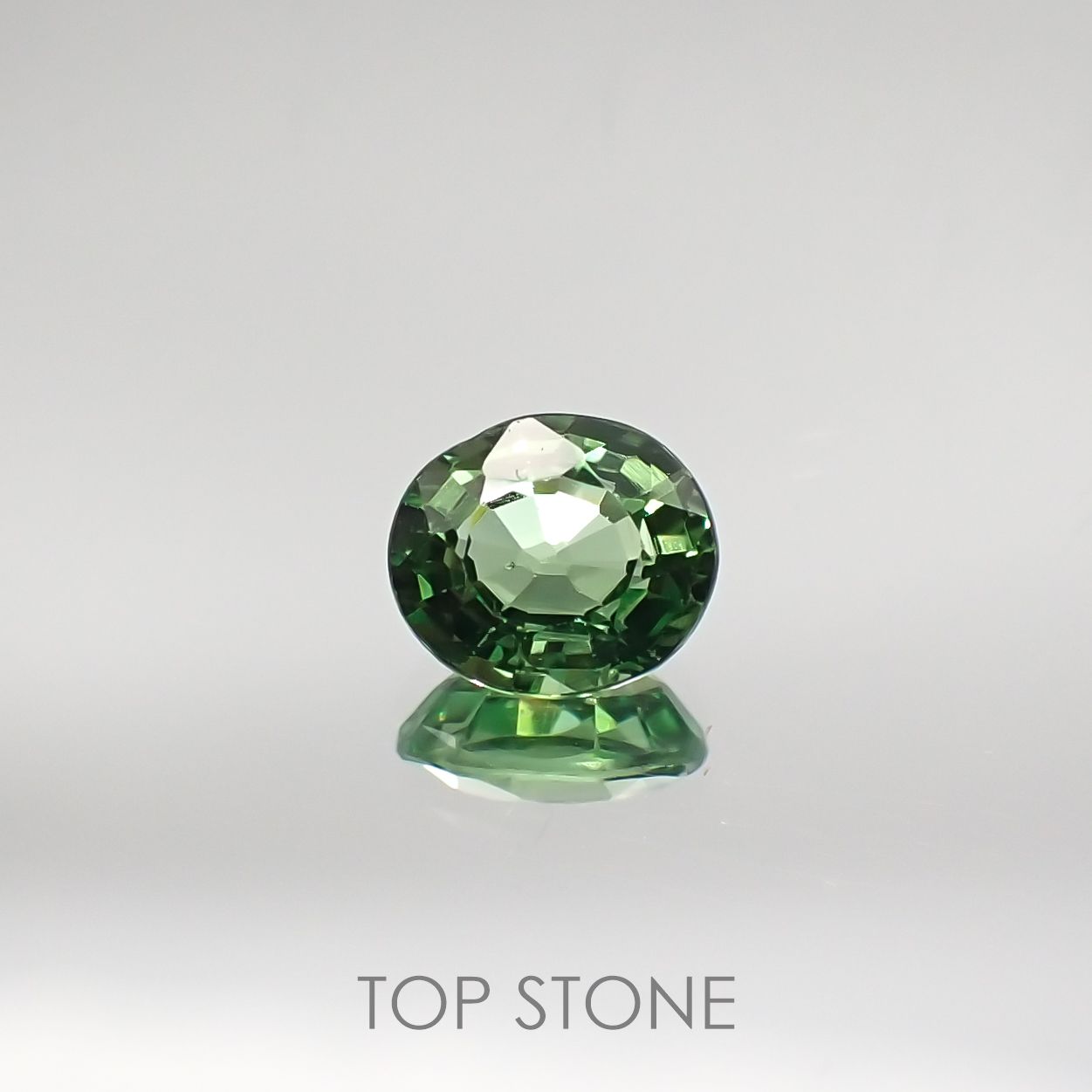 ミントガーネット(宝石名グリーン グロッシュラー・ガーネット) タンザニア産 0.44ct 識別済[210711536]4.9×4.2mm前後