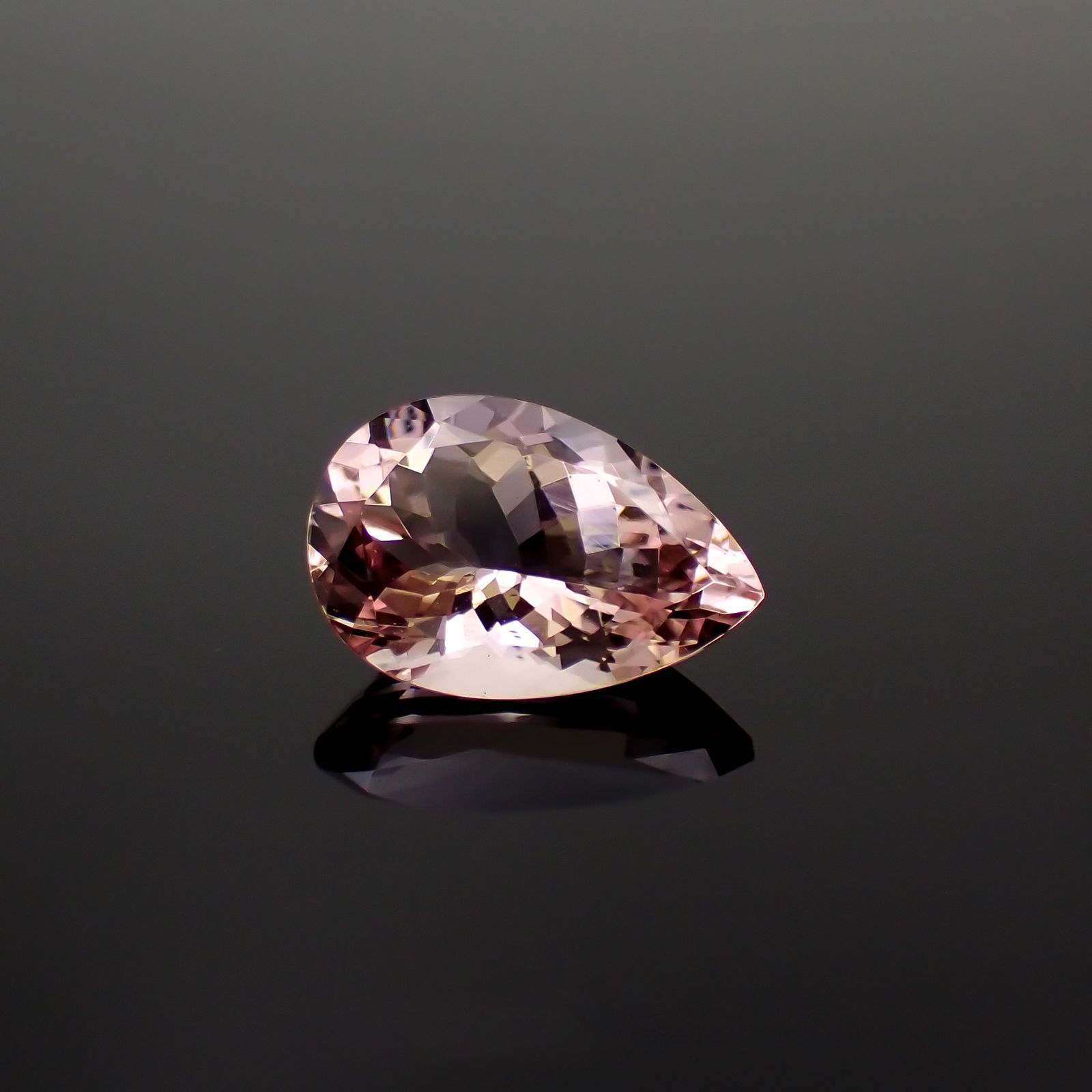 モルガナイト(宝石名モルガナイト)ナイジェリア産 2.711ct ソ付(日独)[221018881]12.22x8.18mm前後