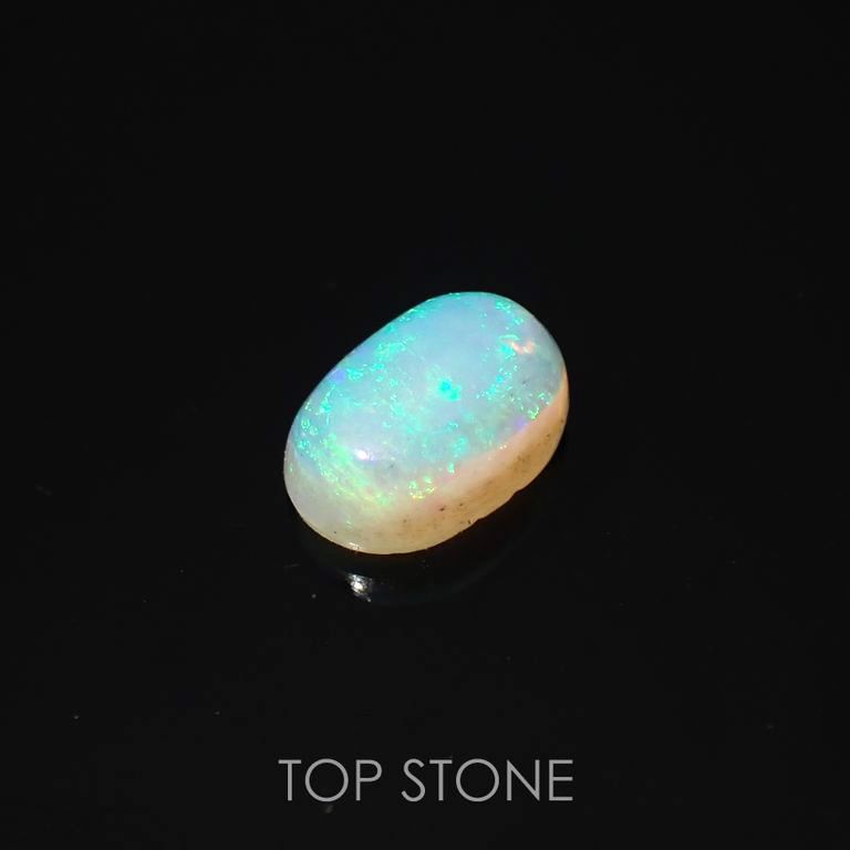 クリスタルオパール(宝石名オパール)オーストラリア産 0.86ct 識別済[220717008]7.5x5.2mm前後