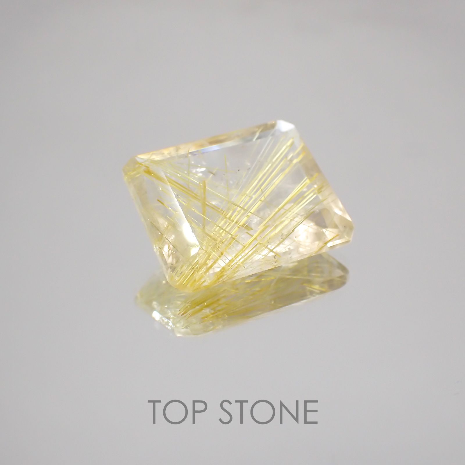 ルチルクォーツ ブラジル産 ルース 10.68ct[21019128]16.1×13mm前後