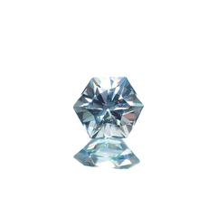 ◇ヘキサゴンカット◇アイスブルージルコン(宝石名ジルコン)カンボジア産 0.79ct 識別済[220716824]4.8x4.8mm前後