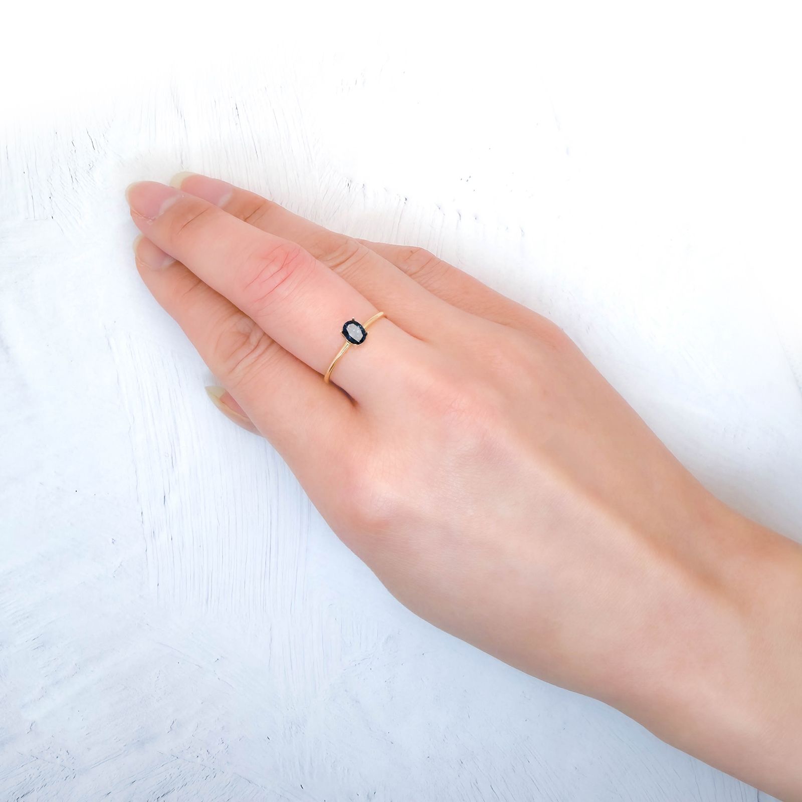 ベキリーブルーガーネット（カラーチェンジガーネット アレキタイプ） マダガスカル・ベキリー産 0.42ct / 5.1x3.9mm前後 [251231507]