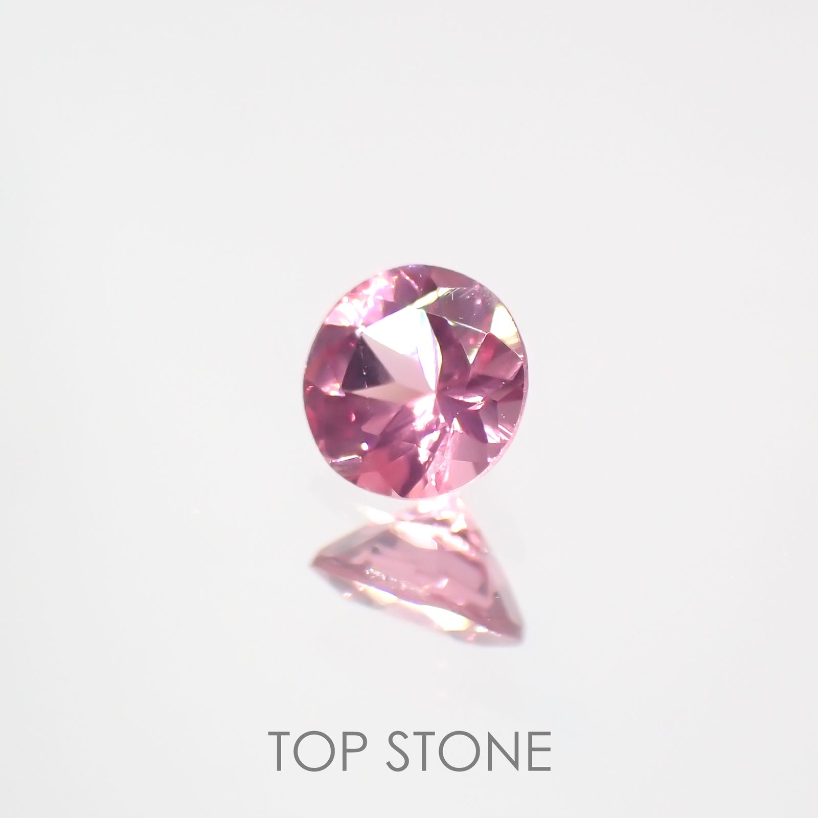 ホットピンクスピネル タンザニア産 ルース 0.25ct[210912589]3.7×3.7mm前後