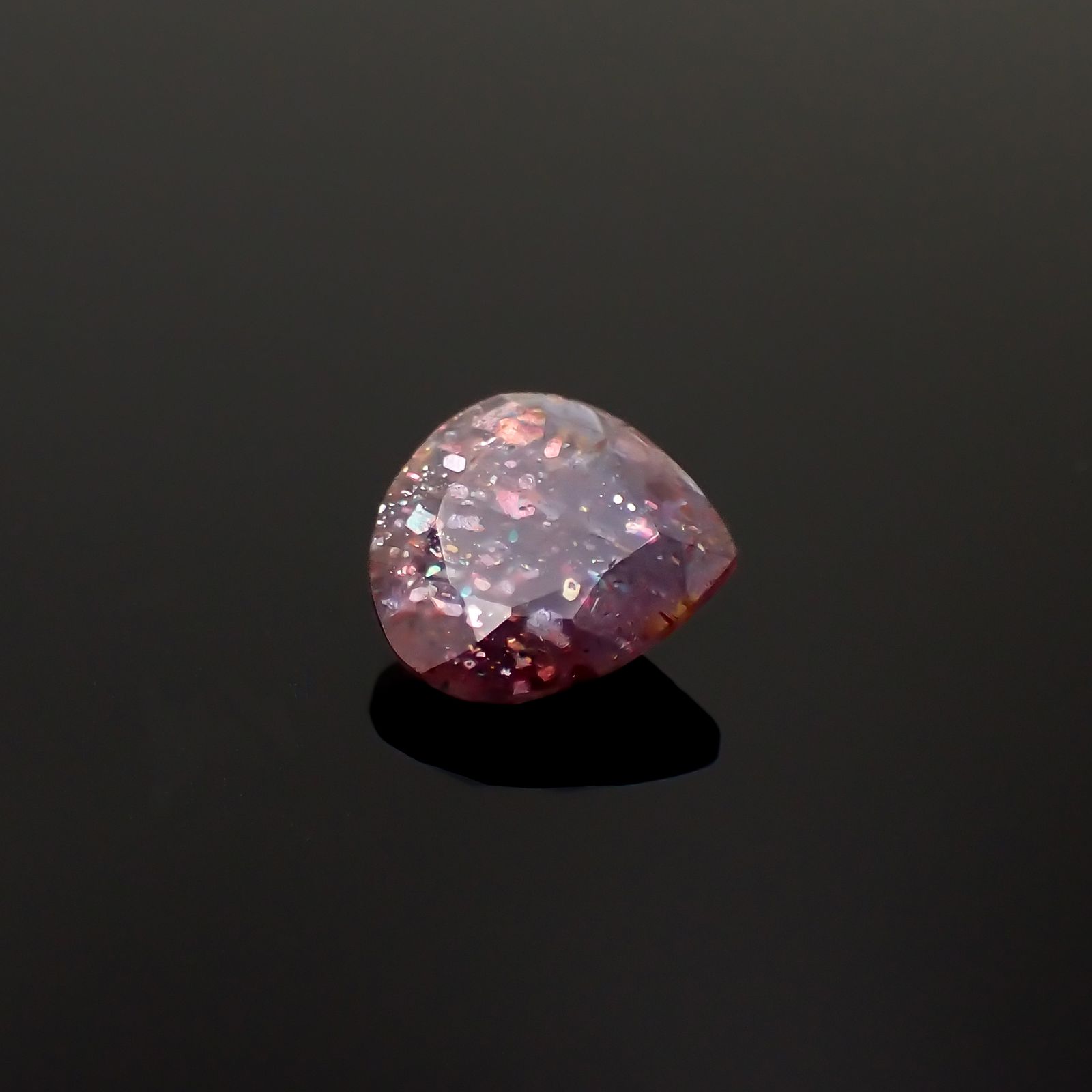ブラッドショットアイオライト インド産 1.63ct[230923348]9x8.9mm前後