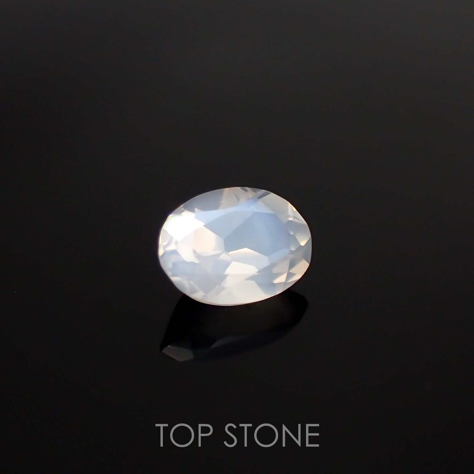 ムーンストーン インド・スリランカ産 ルース 0.72ct[210611351]7.1×5.1mm前後