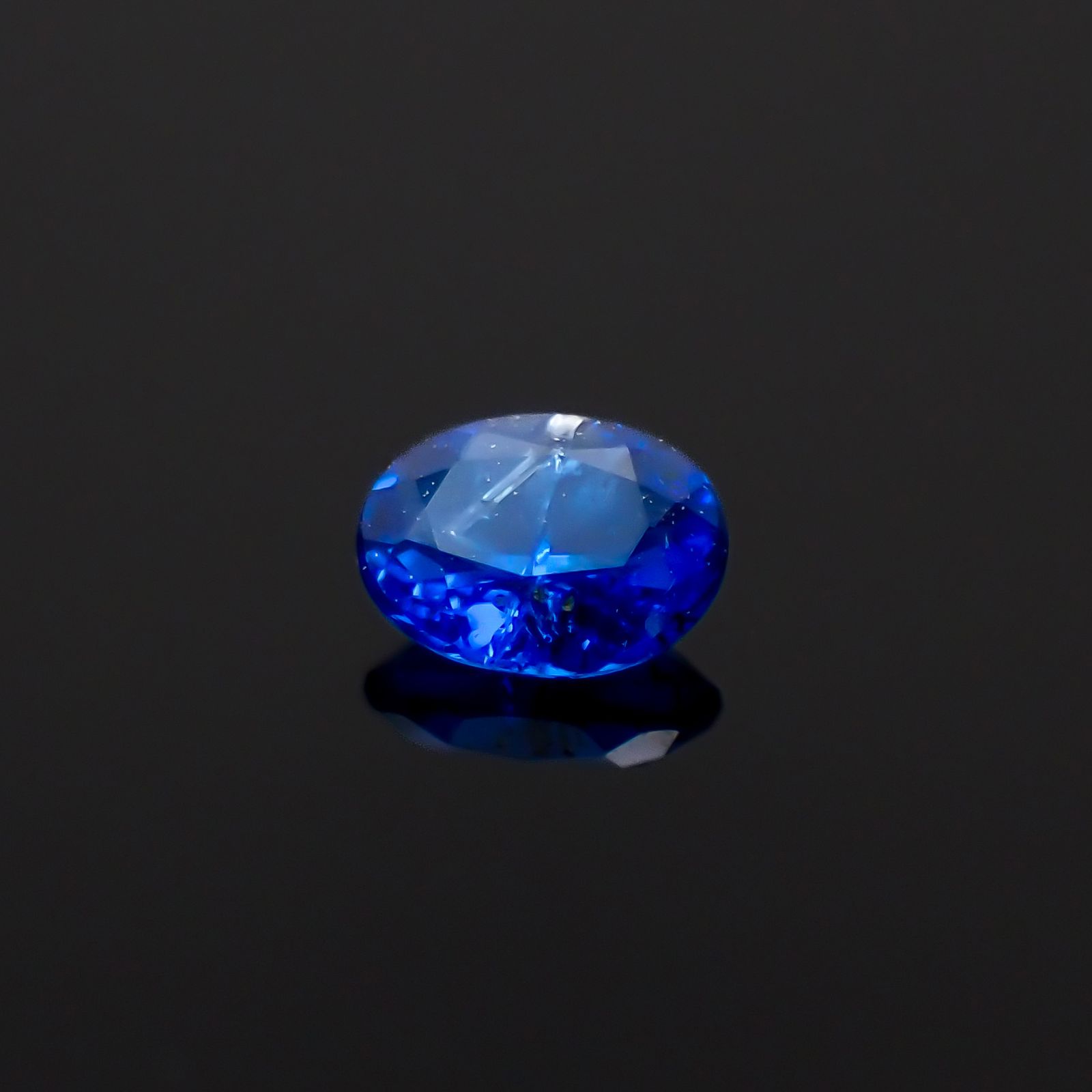 アウイナイト フルオレッセンス(宝石名アウイナイト)ドイツ産 0.084ct 識別済[231024016]3.5x2.5mm前後