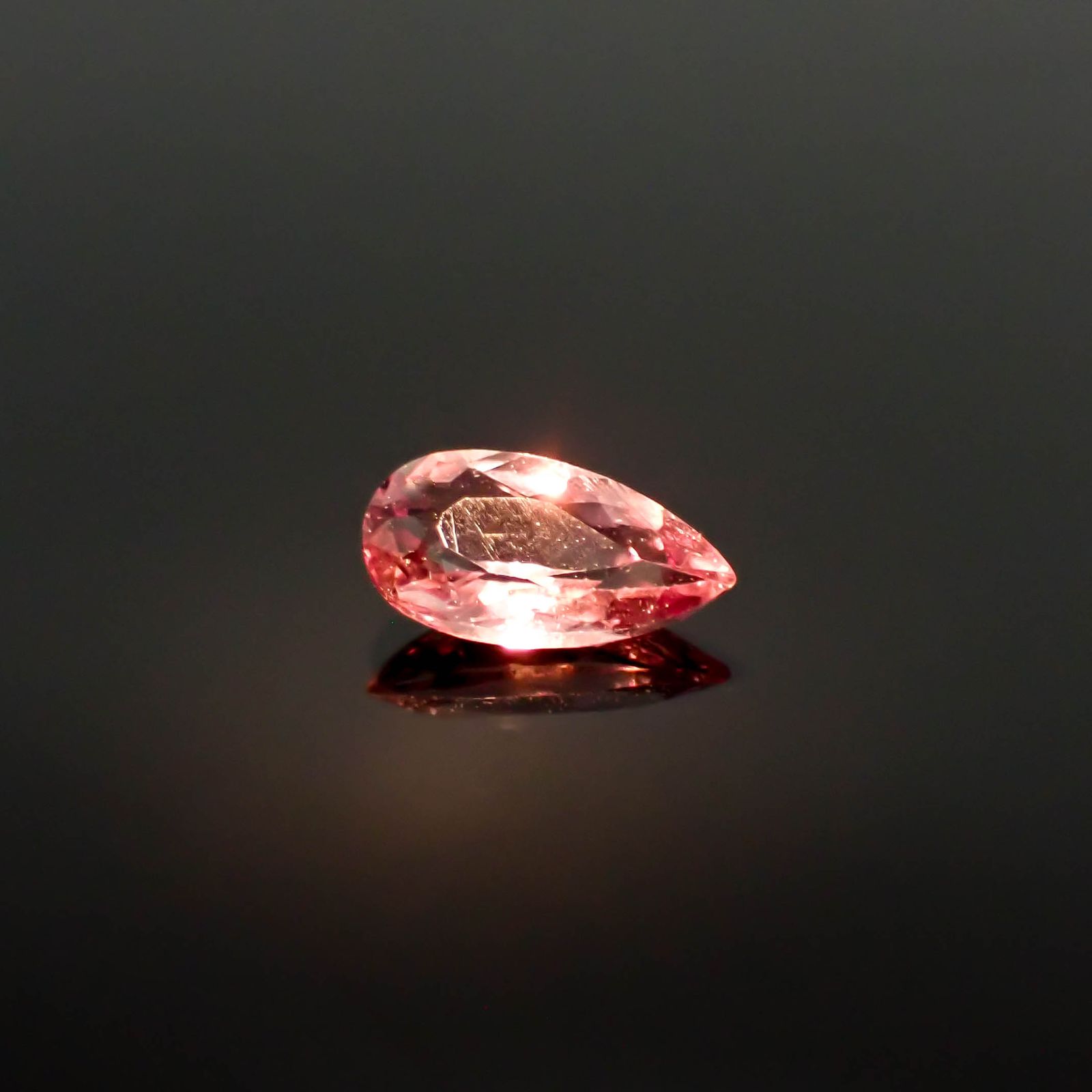 カラーシフト ピンクダイアスポア アフガニスタン産 0.67ct[240627982]8x4.2mm前後