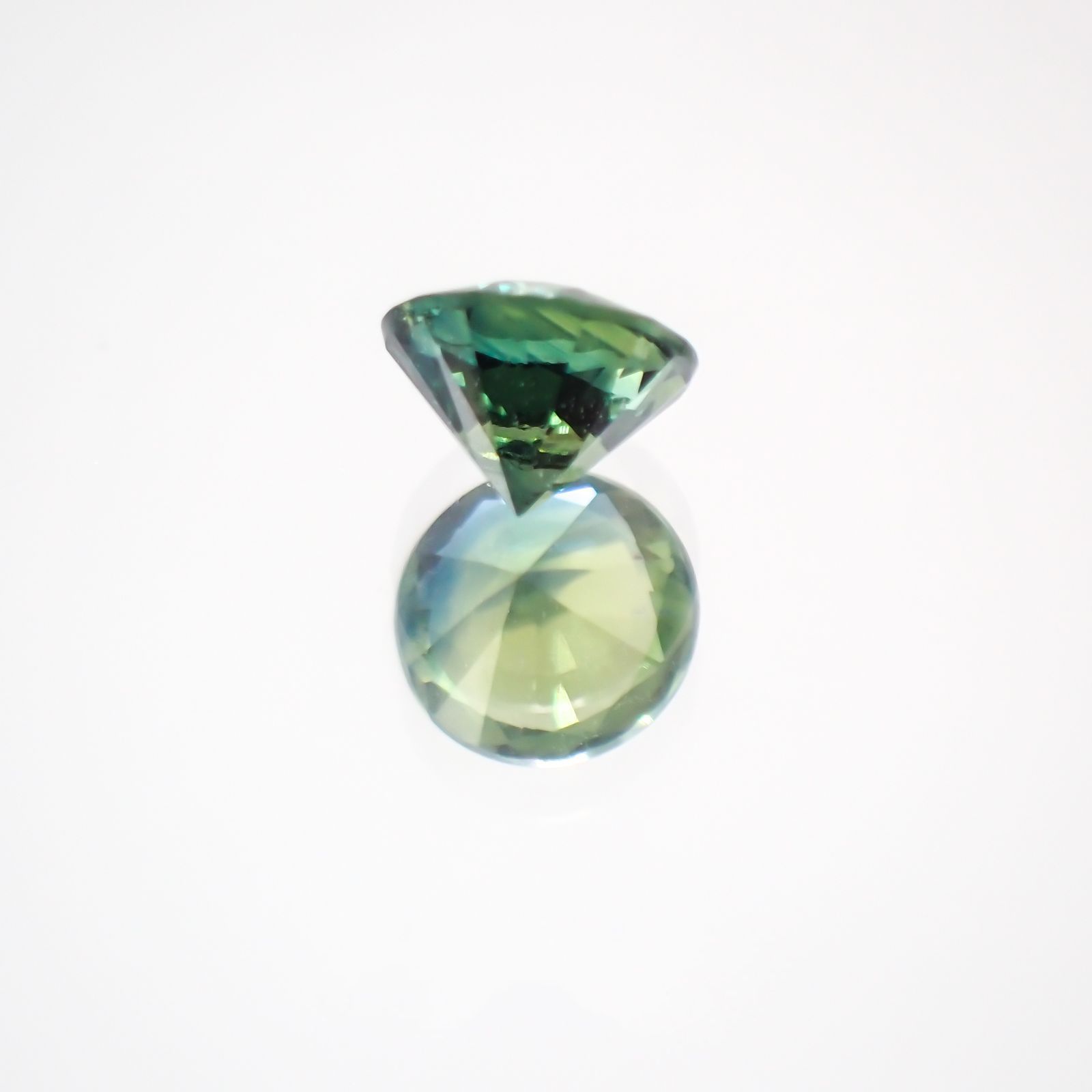 モンタナサファイア アメリカ産 ルース 0.41ct[210410618]4.3×4.3mm前後
