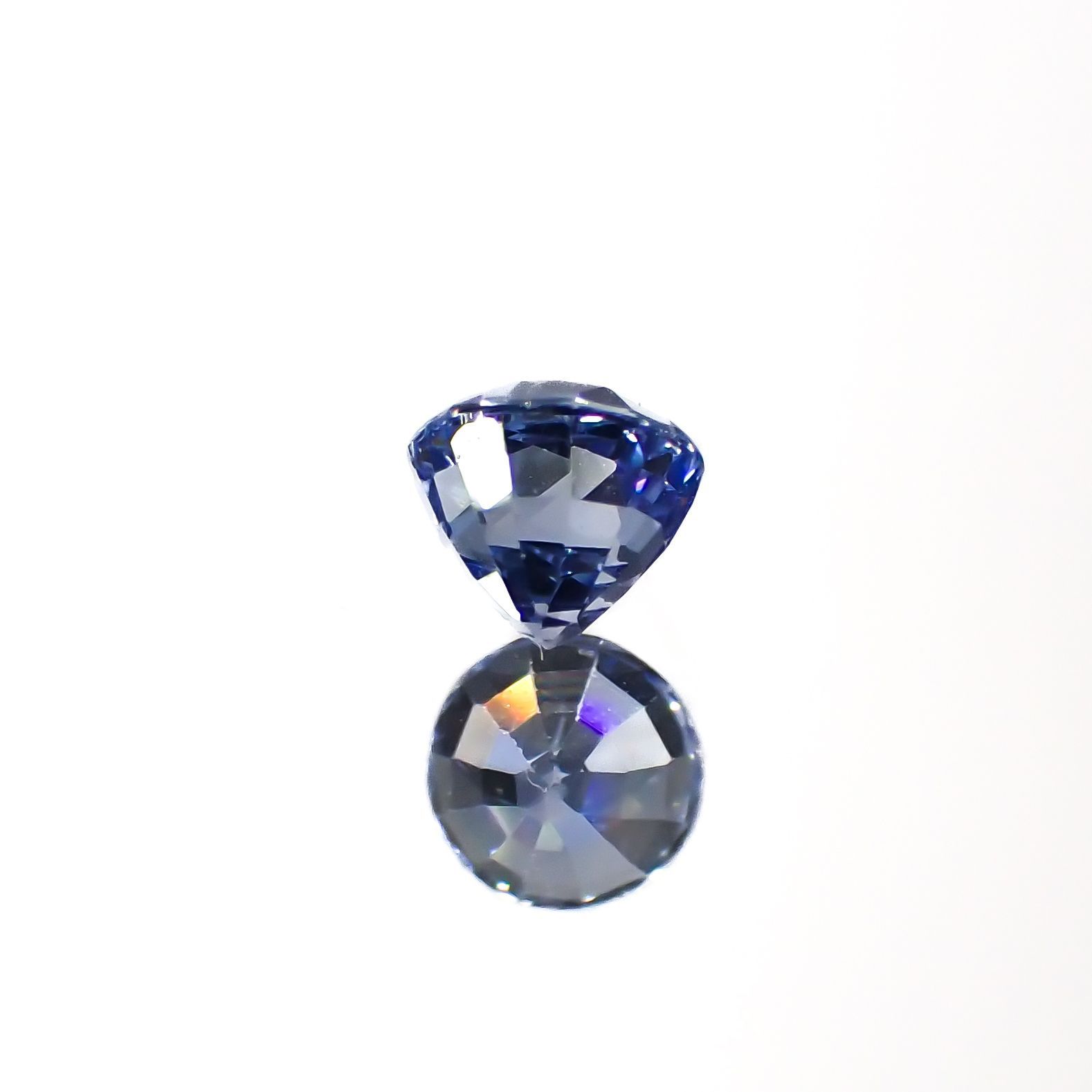アイスブルーサファイア(宝石名サファイア)スリランカ/マダガスカル産 0.40ct 識別済[220515975]3.9x3.8mm前後