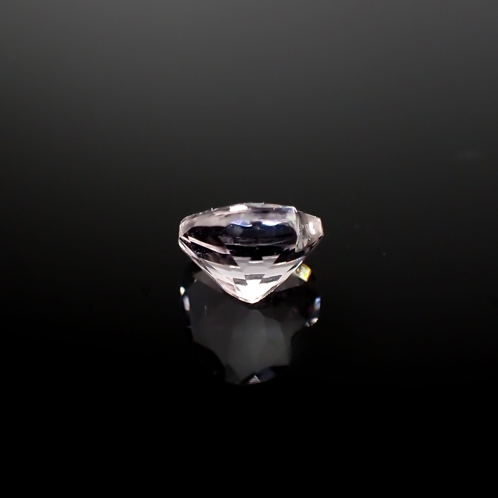 モルガナイト ナイジェリア産 0.46ct[240326780]5.3x5.2mm前後