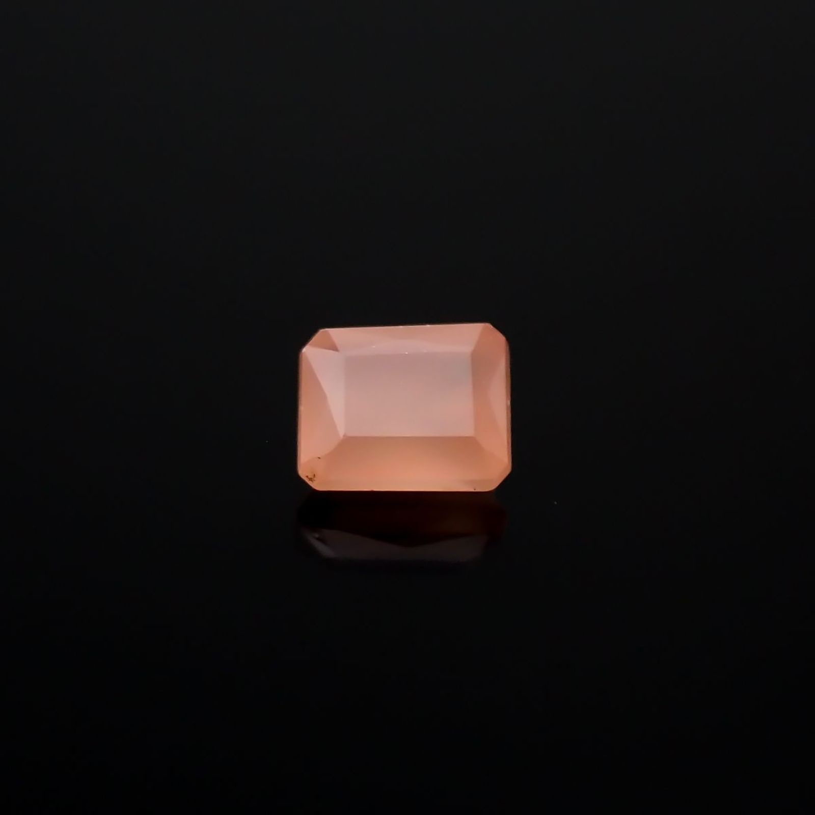 ロードクロサイト 日本・北海道産 0.31ct [240125342]3.9x3.2mm前後