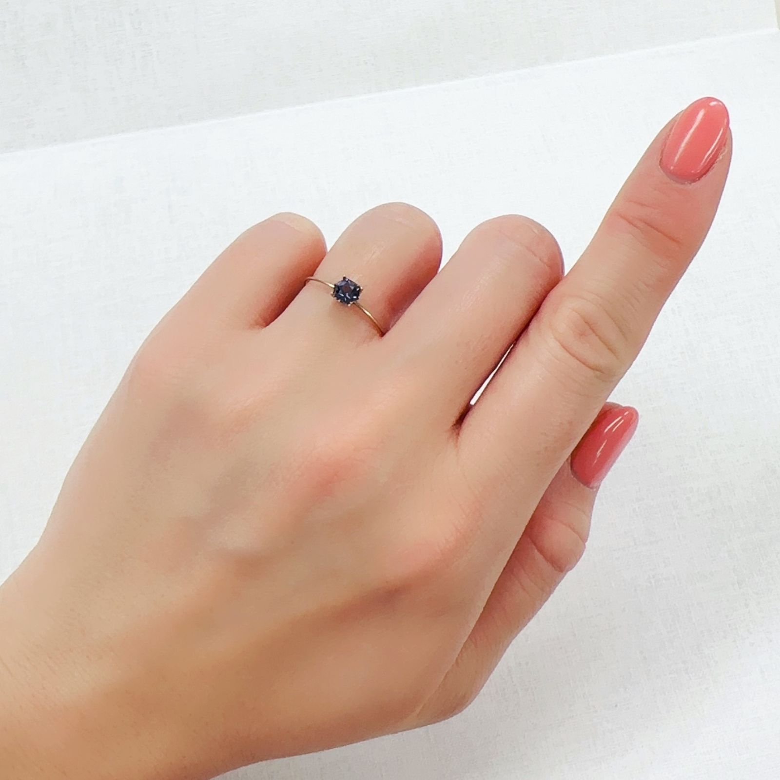 ◇ヘキサゴンカット◇バイオレットスピネル(宝石名スピネル)ビルマ/マダガスカル産 0.38ct 識別済[230220662]4.2x4.1mm前後