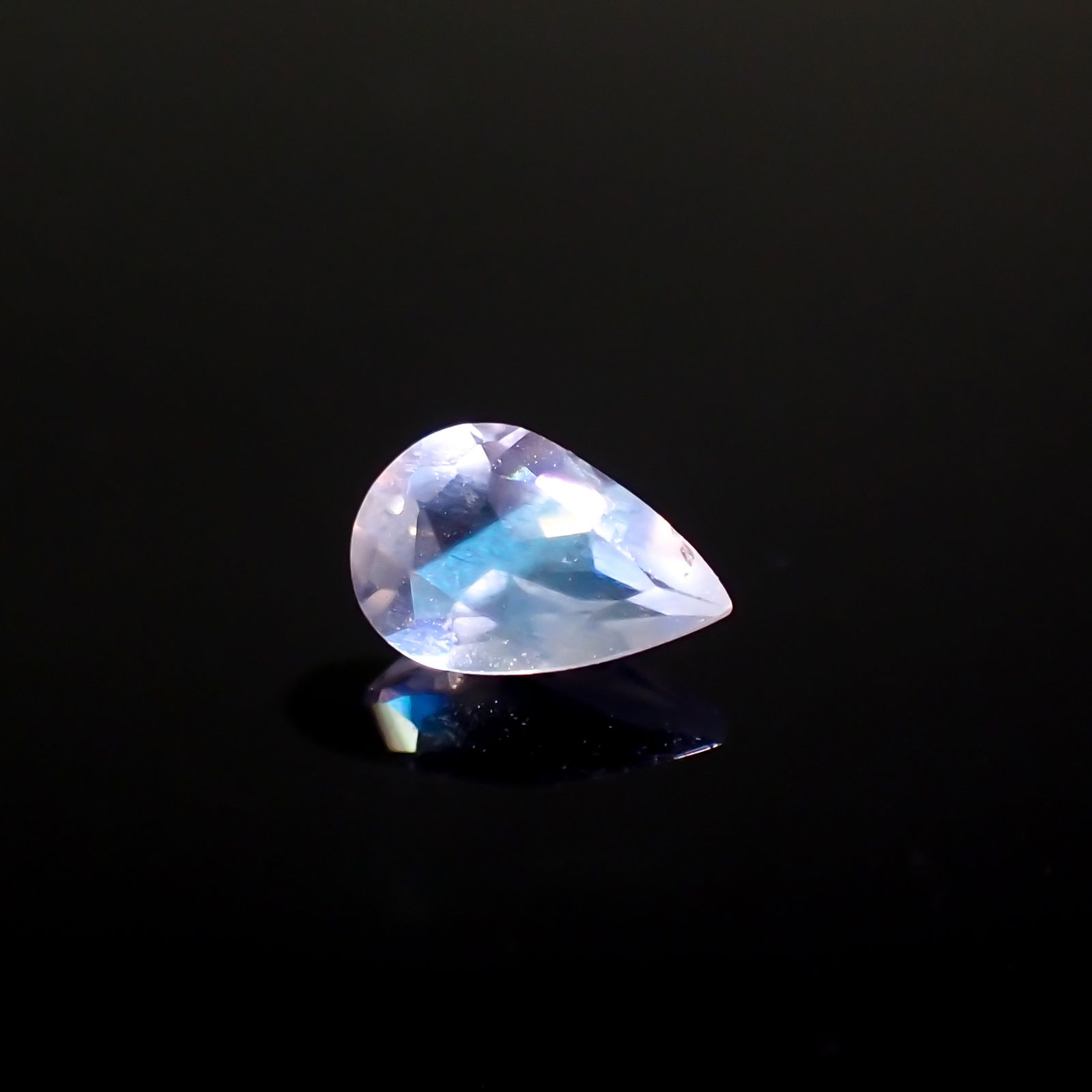 レインボームーンストーン インド・タミルナードゥ産 0.33ct[231224461]6x4mm前後