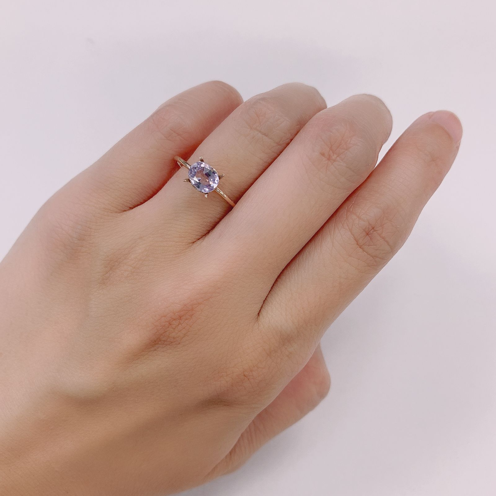 ラベンダーサファイア(宝石名サファイア) マダガスカル/スリランカ産 0.97ct 識別済[210912510]6.2×5mm前後
