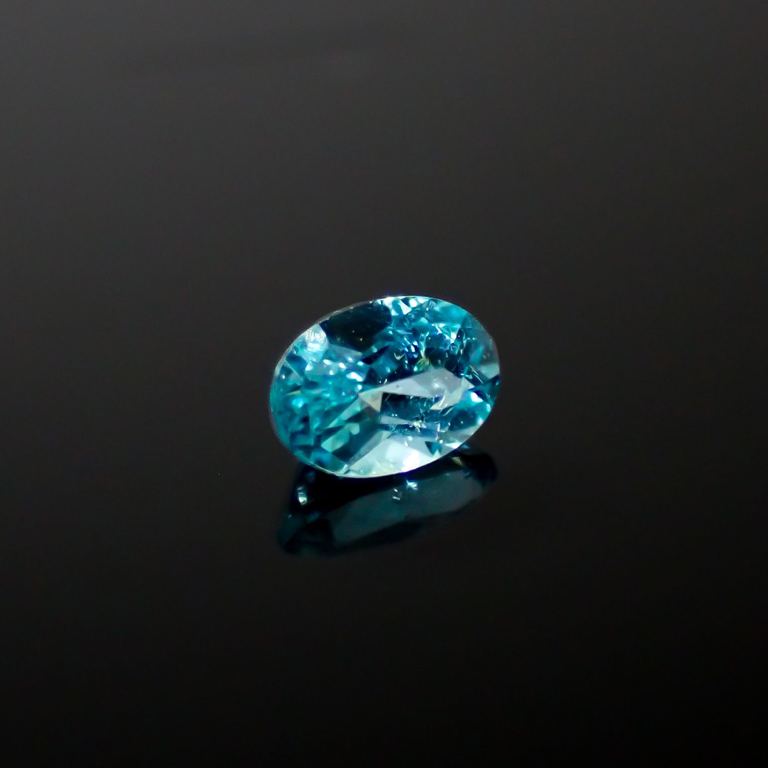 パライバトルマリン ブラジル産 0.11ct[240928746]3.5x2.4mm前後