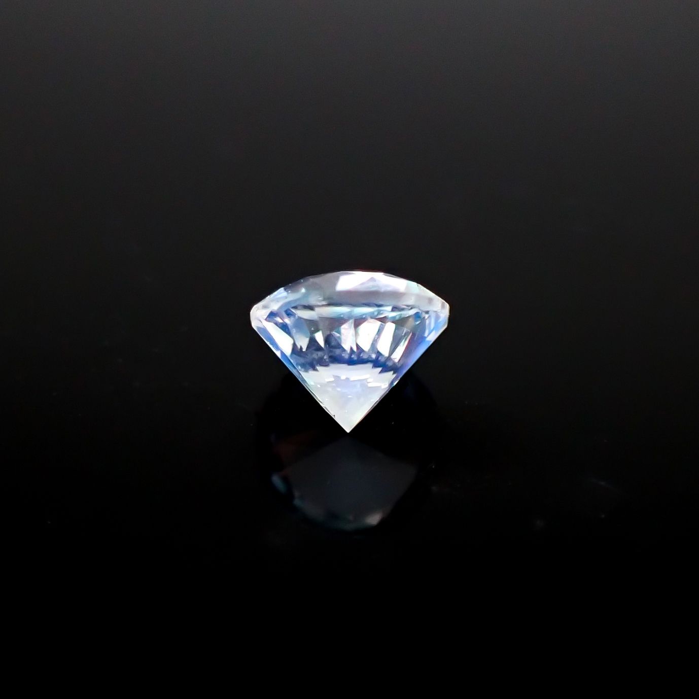 レインボームーンストーン(宝石名ラブラドライト)マダガスカル産 0.32ct 識別済[250129796]4.5x4.5mm前後