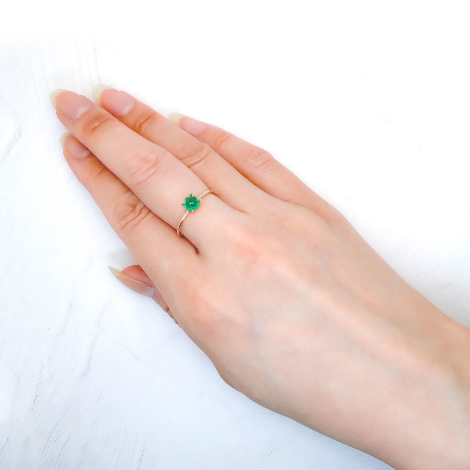 ◇シュガーローフカット◇エメラルド(宝石名エメラルド)コロンビア産 識別済 0.45ct / 4.6x4.5mm前後 [260715955]