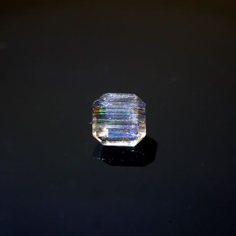 レインボースキャポライト ブラジル産 0.61ct[240326868]5.1x5mm前後