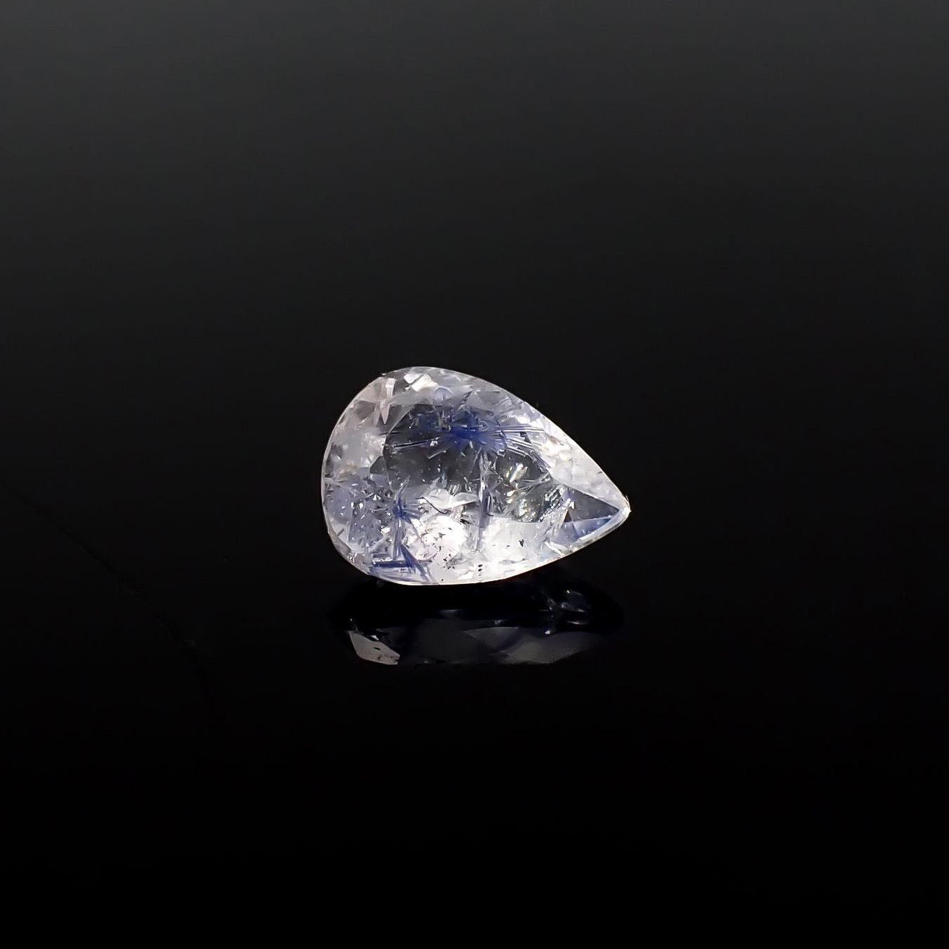 デュモルチェライトインクォーツ ブラジル産 0.76ct / 7.4x5.8mm前後 [260331856]