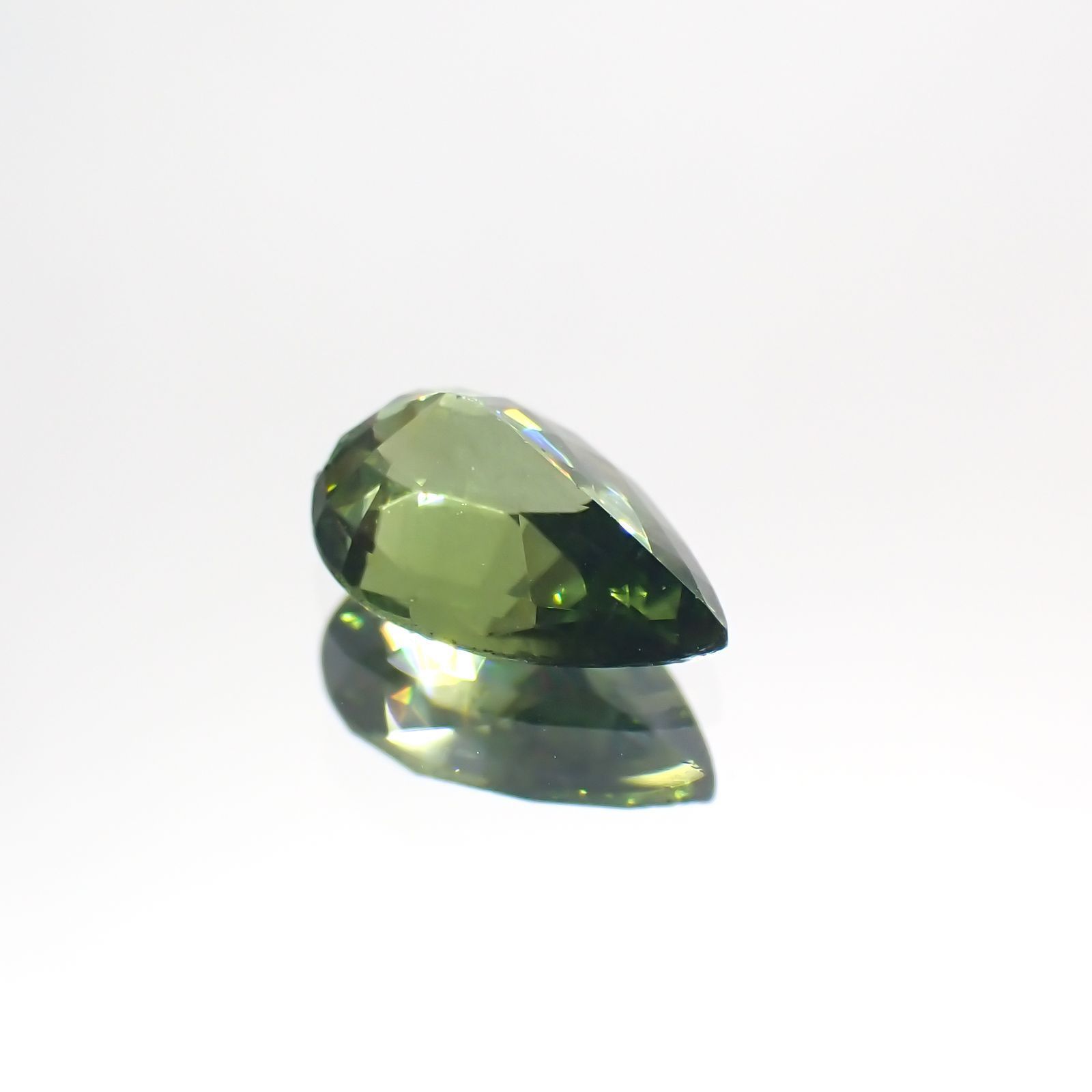 グリーンジルコン(宝石名ジルコン)スリランカ/コロンビア産 0.95ct 識別済[231124282]7.7x5.1mm前後