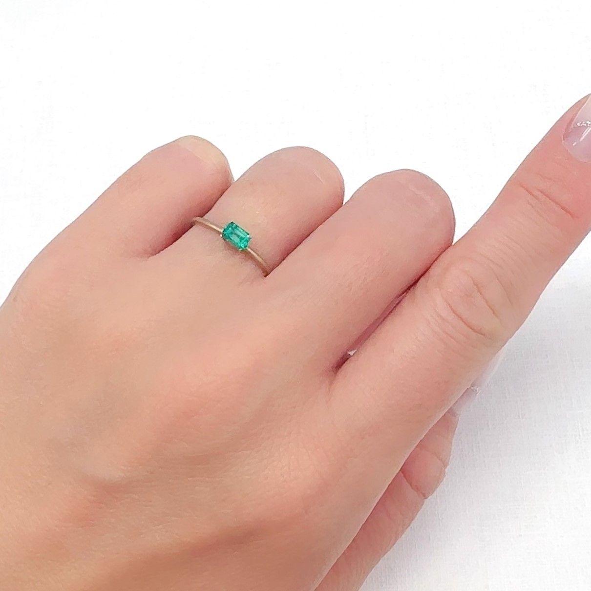 エメラルド コロンビア産 0.2ct[240427234]4.5x2.9mm前後