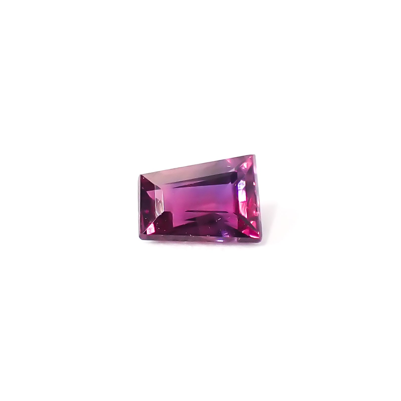 ウィンザーサファイア タンザニア・ウィンザー産 0.17ct / 3.5x2.7mm前後 [260532130]