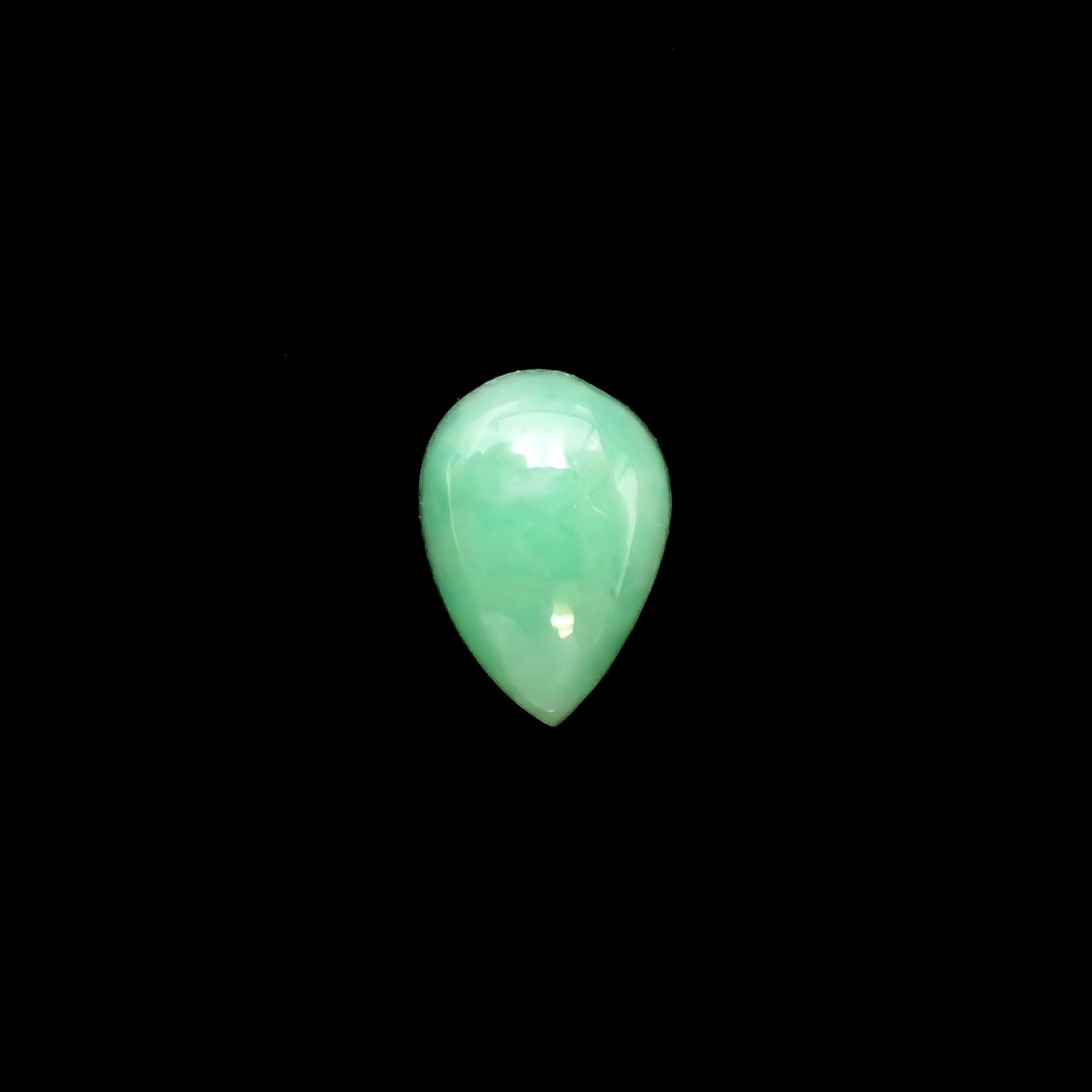 翡翠(宝石名ジェダイト)ビルマ産 0.96ct 識別済[231024038]7.2x5.1mm前後