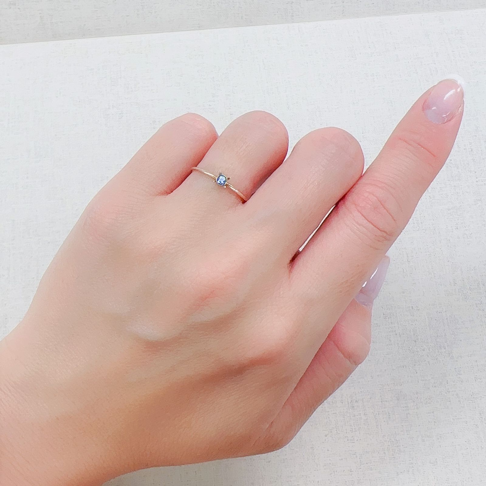 ベニトアイト アメリカ・カリフォルニア州産 0.050ct[230521977]2.2x2.2mm前後