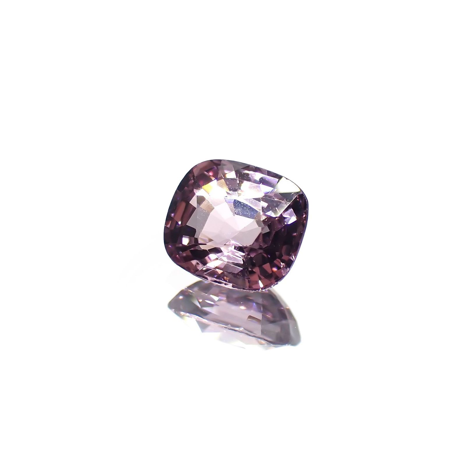 パープルスピネル(宝石名スピネル)ビルマ産 識別済 1.41ct / 7.3x6.2mm前後 [231124305]