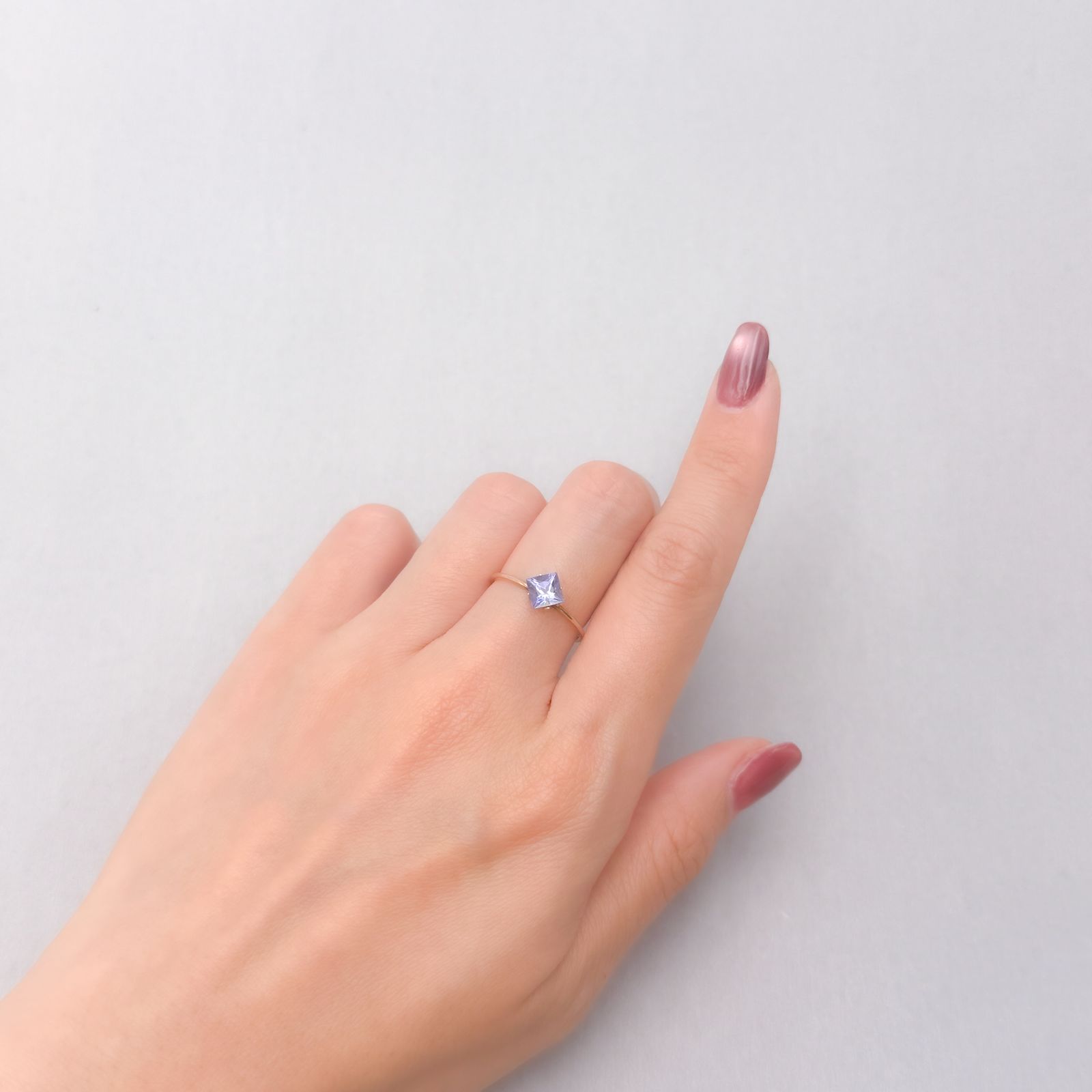 ◇プリンセスカット◇タンザナイト(宝石名タンザナイト)タンザニア産 0.72ct 識別済[250330000]5.1x5mm前後