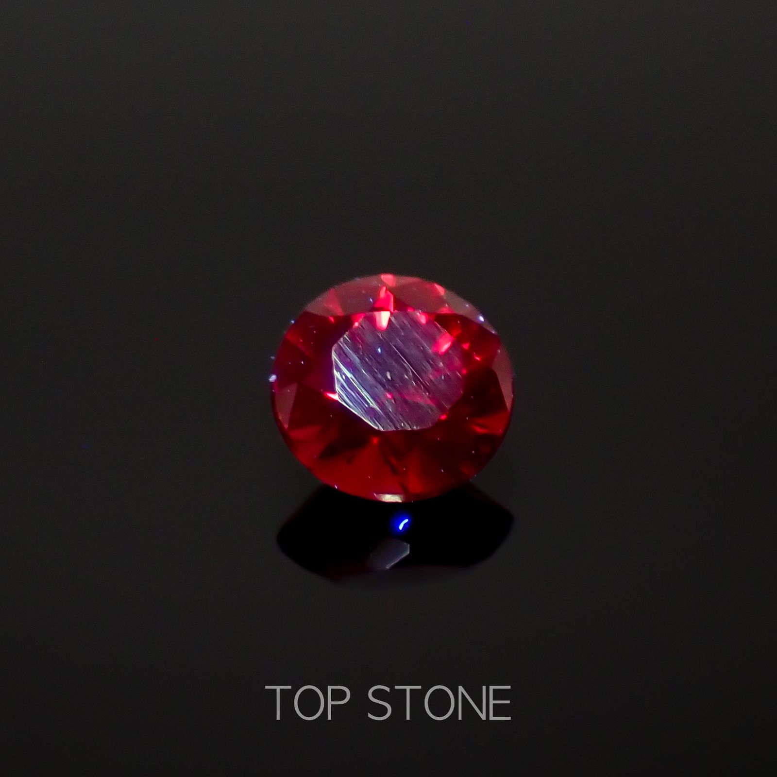 レッドスピネル ビルマ/マダガスカル産 0.21ct[230220548]3.6x3.5mm前後
