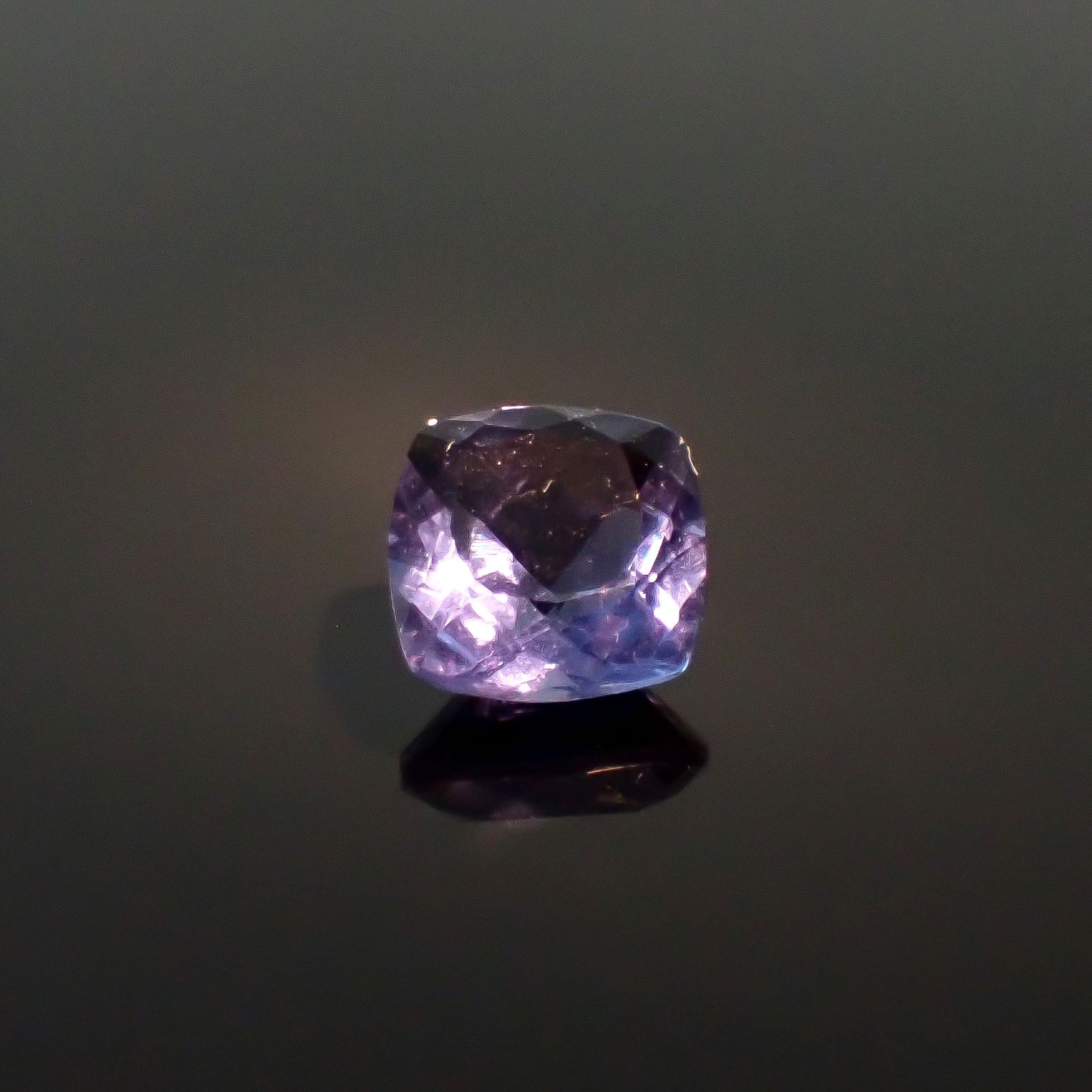 カラーチェンジフローライト ブラジル産 1.06ct[240728469]6.1x6.1mm前後