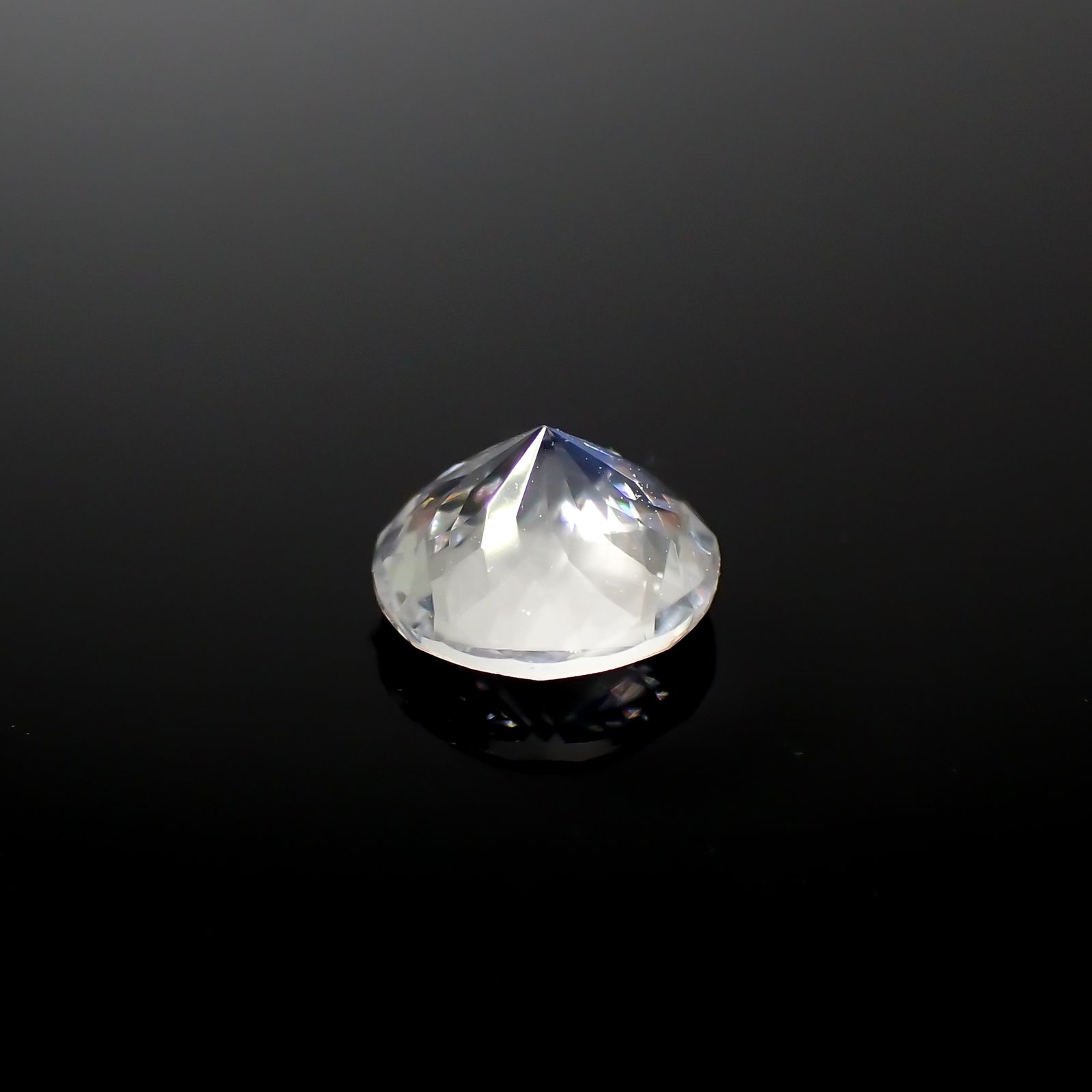 レインボームーンストーン ザンビア産 0.55ct[231224796]5.6x5.6mm前後