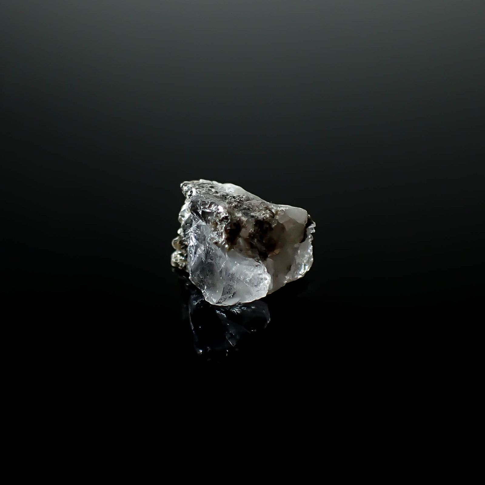 フェナカイト 原石 ロシア産 4.11ct [250730802]11.1x7.3mm前後