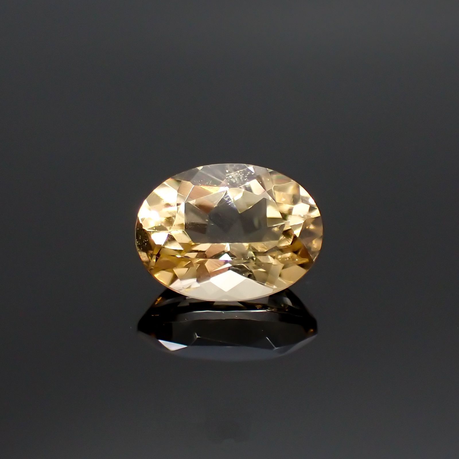 イエローベリル(宝石名イエロー・ベリル)ブラジル産 1.28ct 識別済[211113658]8x6.1mm前後