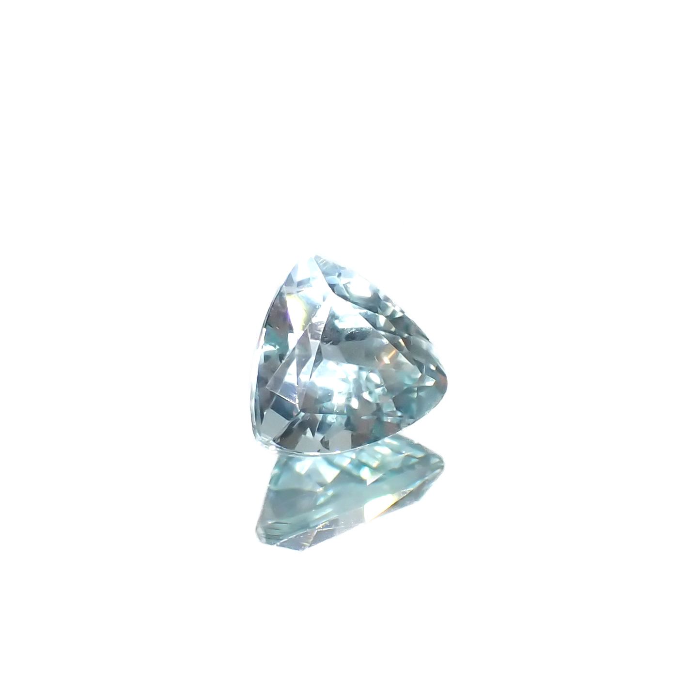 シーフォームカイヤナイト(宝石名カイヤナイト)タンザニア産 1.51ct 識別済[220616281]7x7.5mm前後