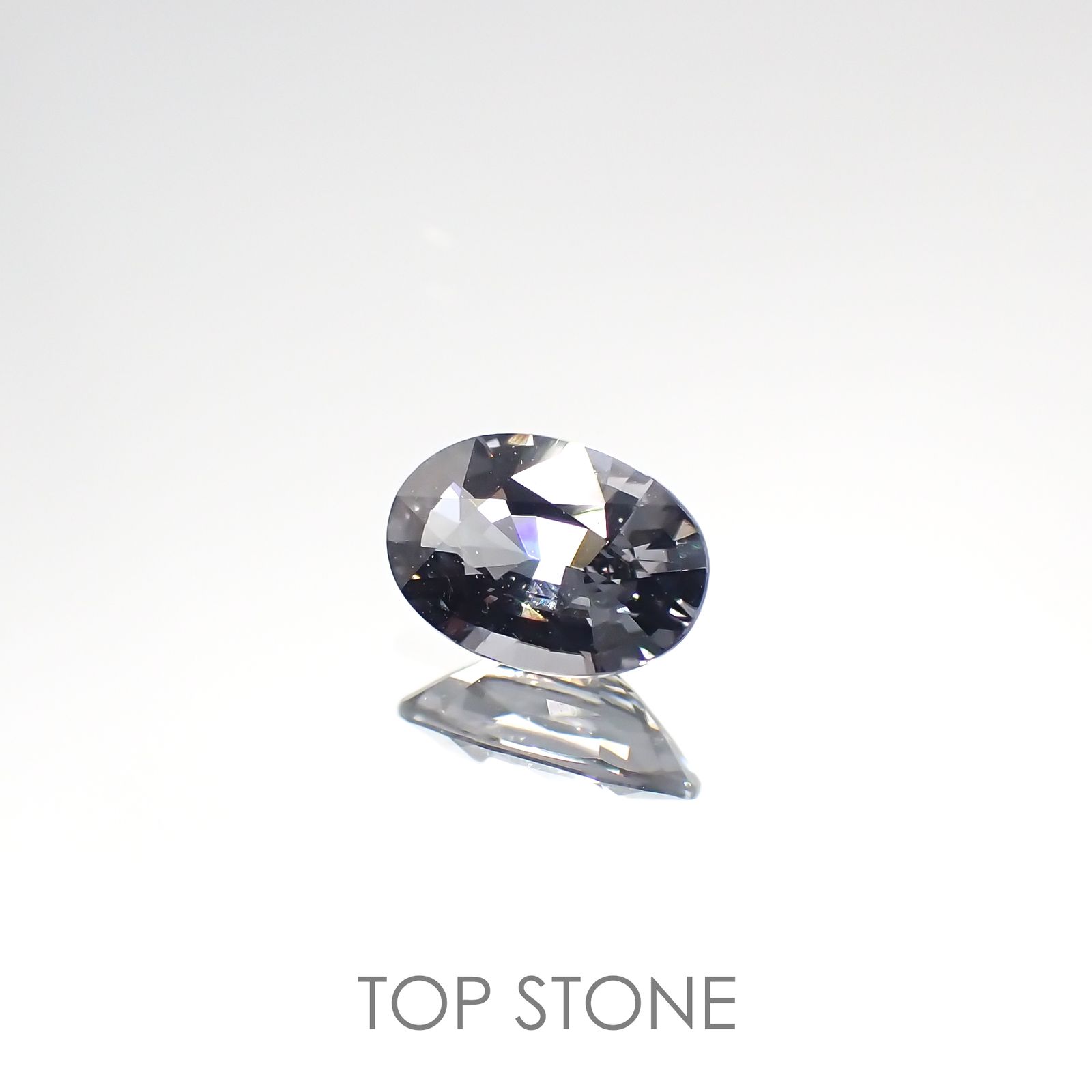 プラチナスピネル(宝石名スピネル) ビルマ産 0.580ct ソ付(彩珠)[210812844]6.3×4.3mm前後