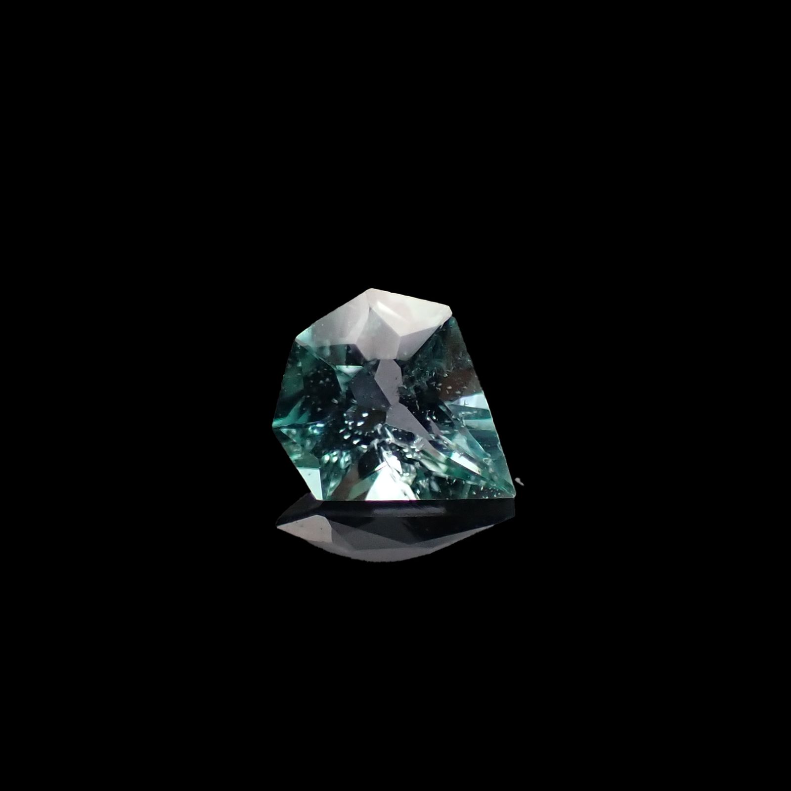 ◇カスタムカット◇ブルーグリーンコーネルピン タンザニア産 0.32ct[231224504]5.4x4.7mm前後