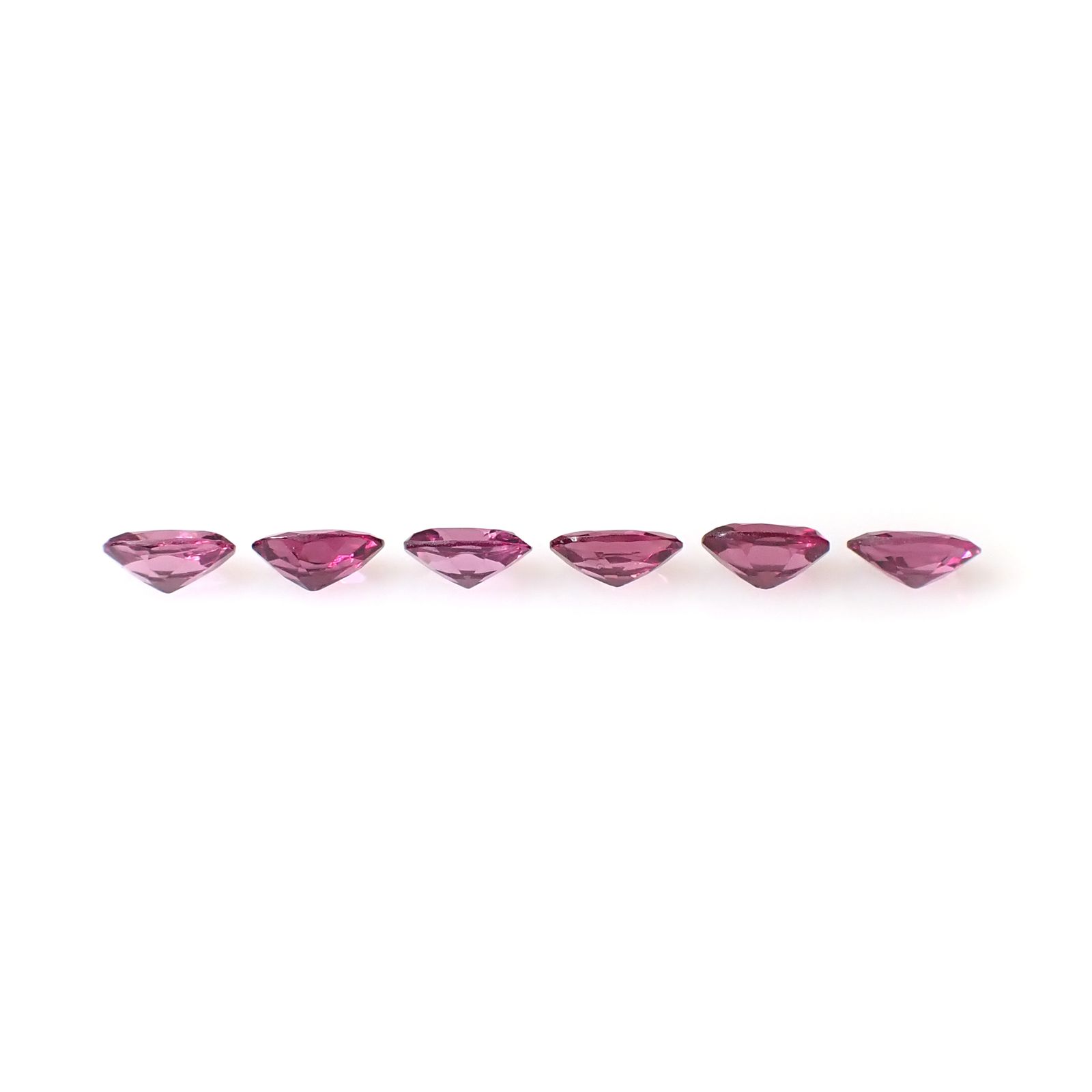 <ランダムセレクト1個販売>ロードライトガーネット(宝石名ロードライト・ガーネット)ブラジル産 約0.26ct 識別済[250129746-PAC]5.1x3.1mm前後