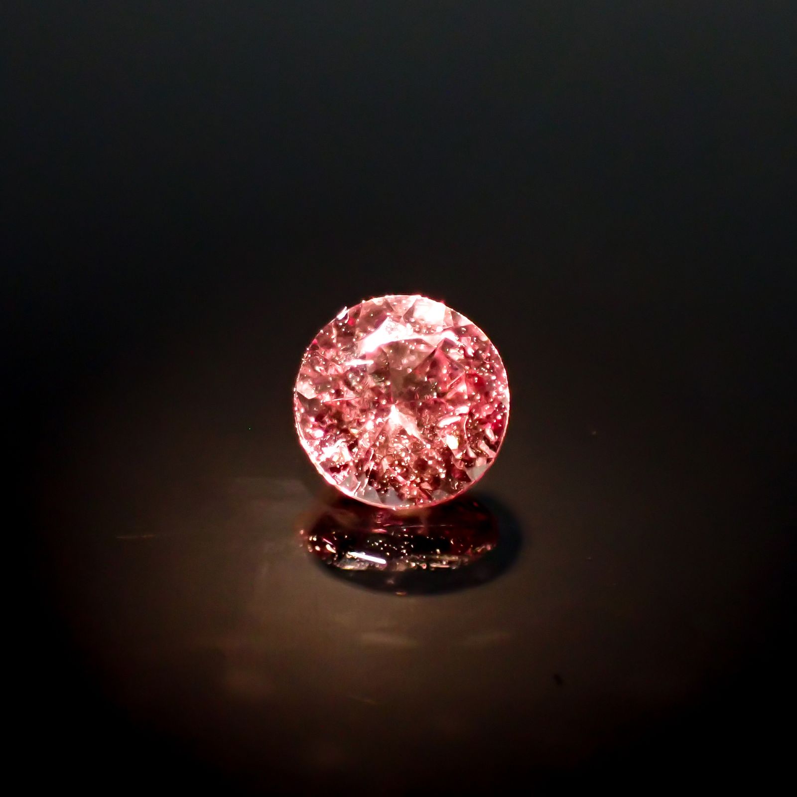 ドラゴンガーネット タンザニア産 0.46ct[241029209]4.4x4.4mm前後