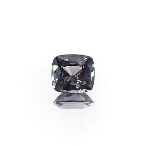 プラチナスピネル(宝石名スピネル)ビルマ産 0.88ct 識別済[250730754]5.9x5.4mm前後