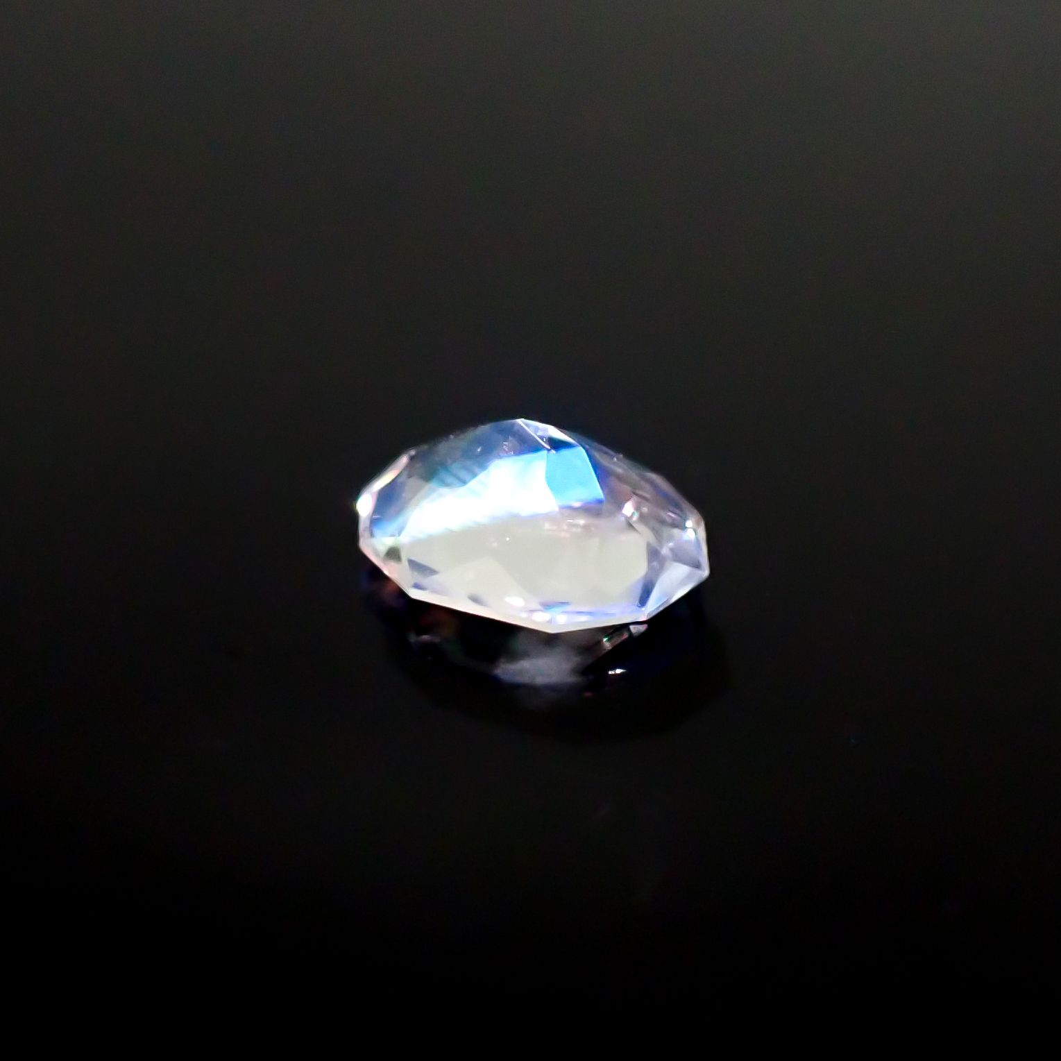 ◇カスタムカット◇レインボームーンストーン マダガスカル産 0.43ct [250229848]6.2x4.5mm前後