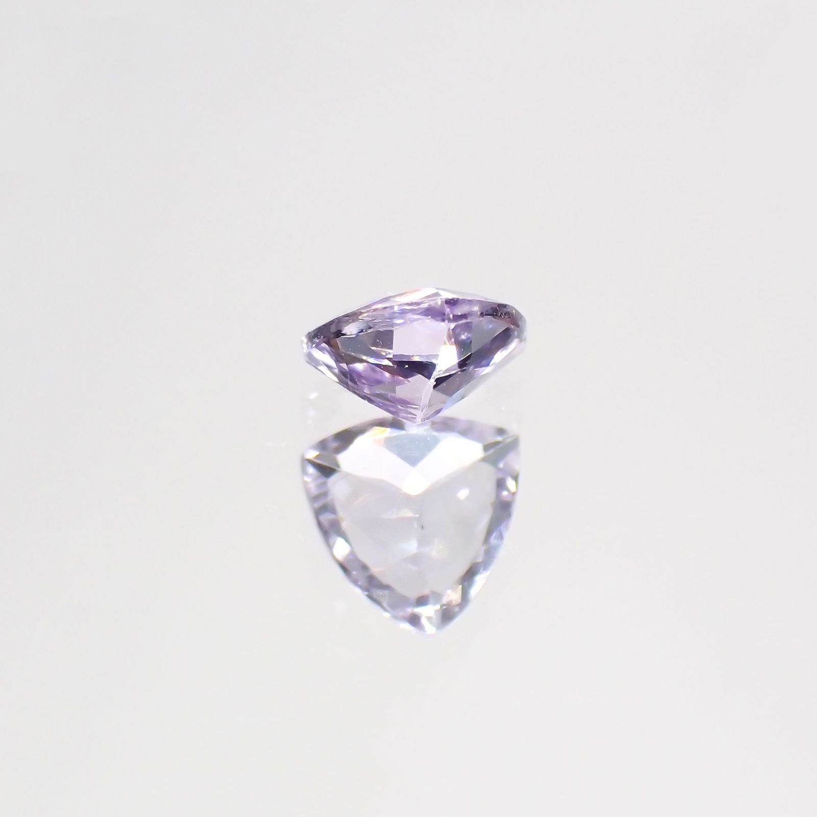 ラベンダーゾイサイト(宝石名ゾイサイト)タンザニア産 0.38ct 識別済[220115057]5x5mm前後
