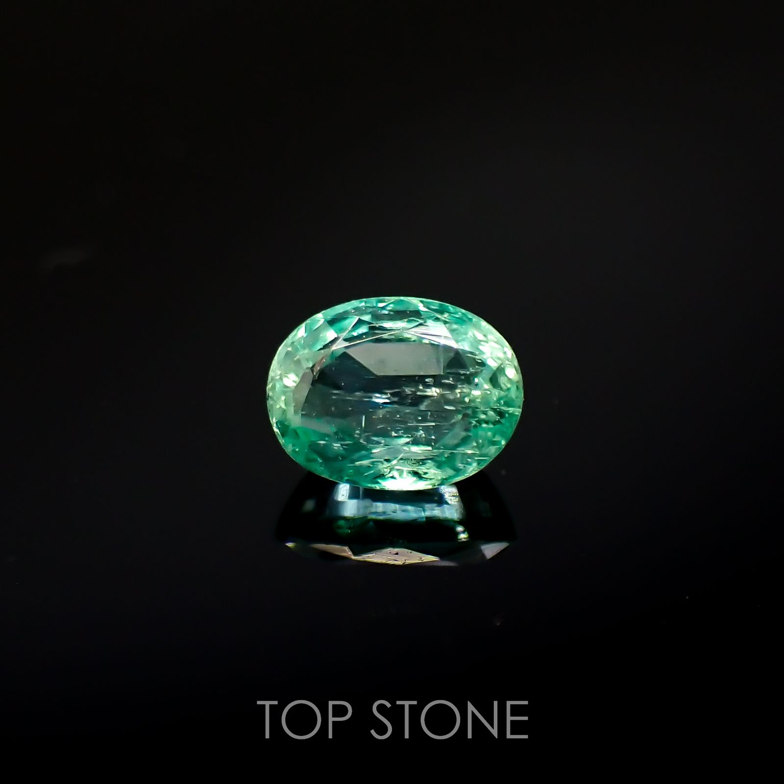 パステルカラーエメラルド コロンビア産 0.33ct[220817228]5x3.8mm前後