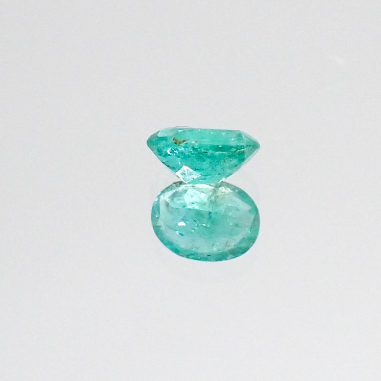 パライバトルマリン(宝石名トルマリン/別名パライバ・トルマリン) ブラジル産 0.180ct ソ付(宝貴協)[20073528]4.1×3.1mm前後