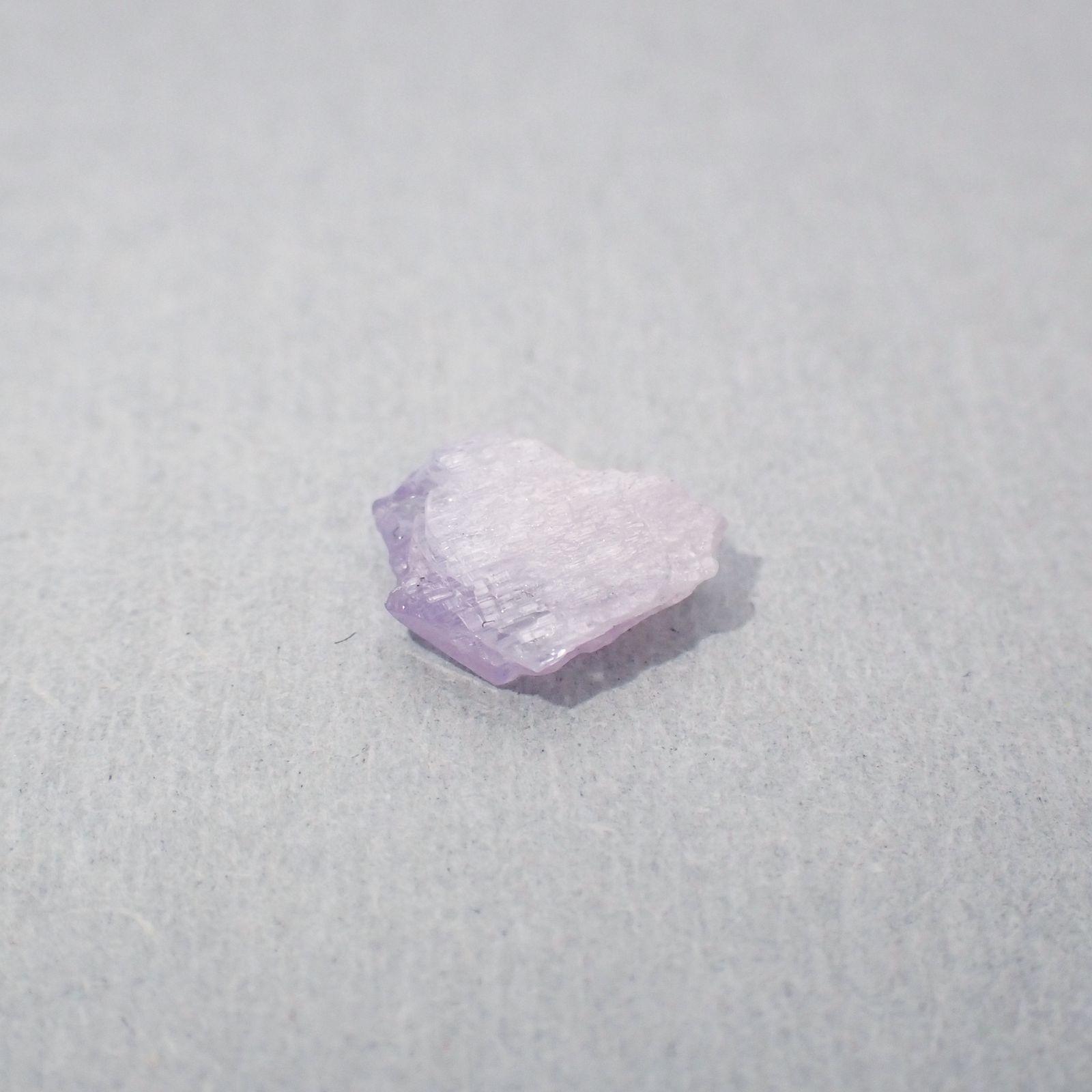 ピンクゾイサイト 原石 タンザニア産 1.34ct[231224997]7.7x7.7mm前後
