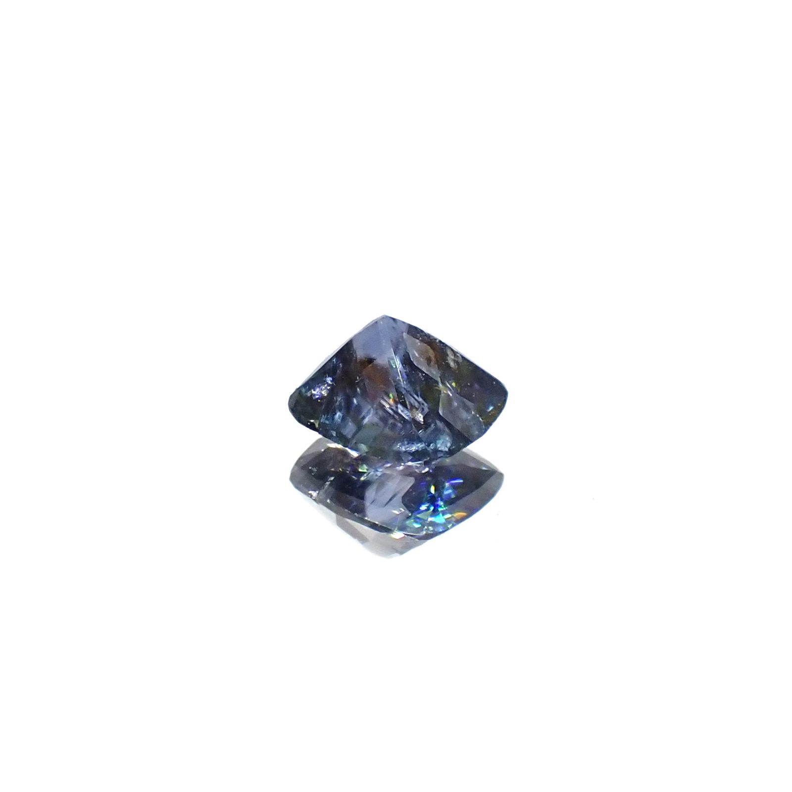 リバースカラーチェンジジルコン(宝石名ジルコン)モゴック産 1.72ct 識別済[240527770]6.8x6.1mm前後