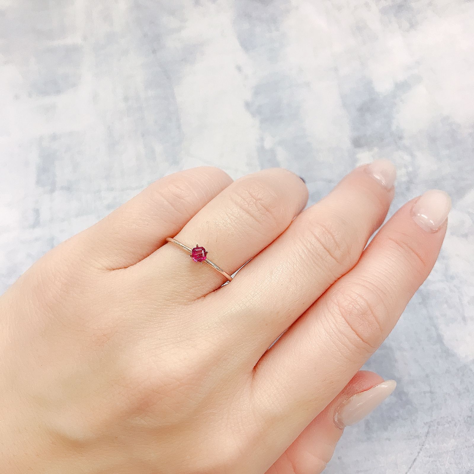 レッドベリル(宝石名レッド・ベリル)アメリカ・ユタ州産 0.10ct 識別済[220515849]2.9x2.7mm前後