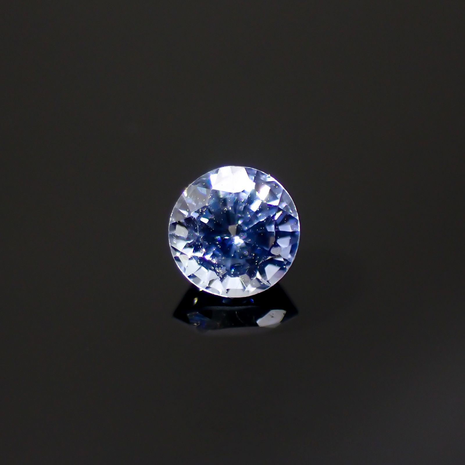 アイスブルーサファイア(宝石名サファイア)スリランカ/マダガスカル産 0.30ct 識別済[220515960]3.8x3.8mm前後